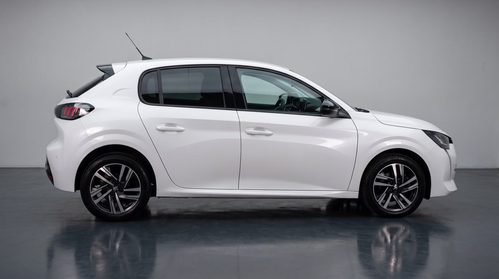 Peugeot 208 1,2 MAX OPREMA ALLURE PACK 25000 KM NOV, fotografija 8