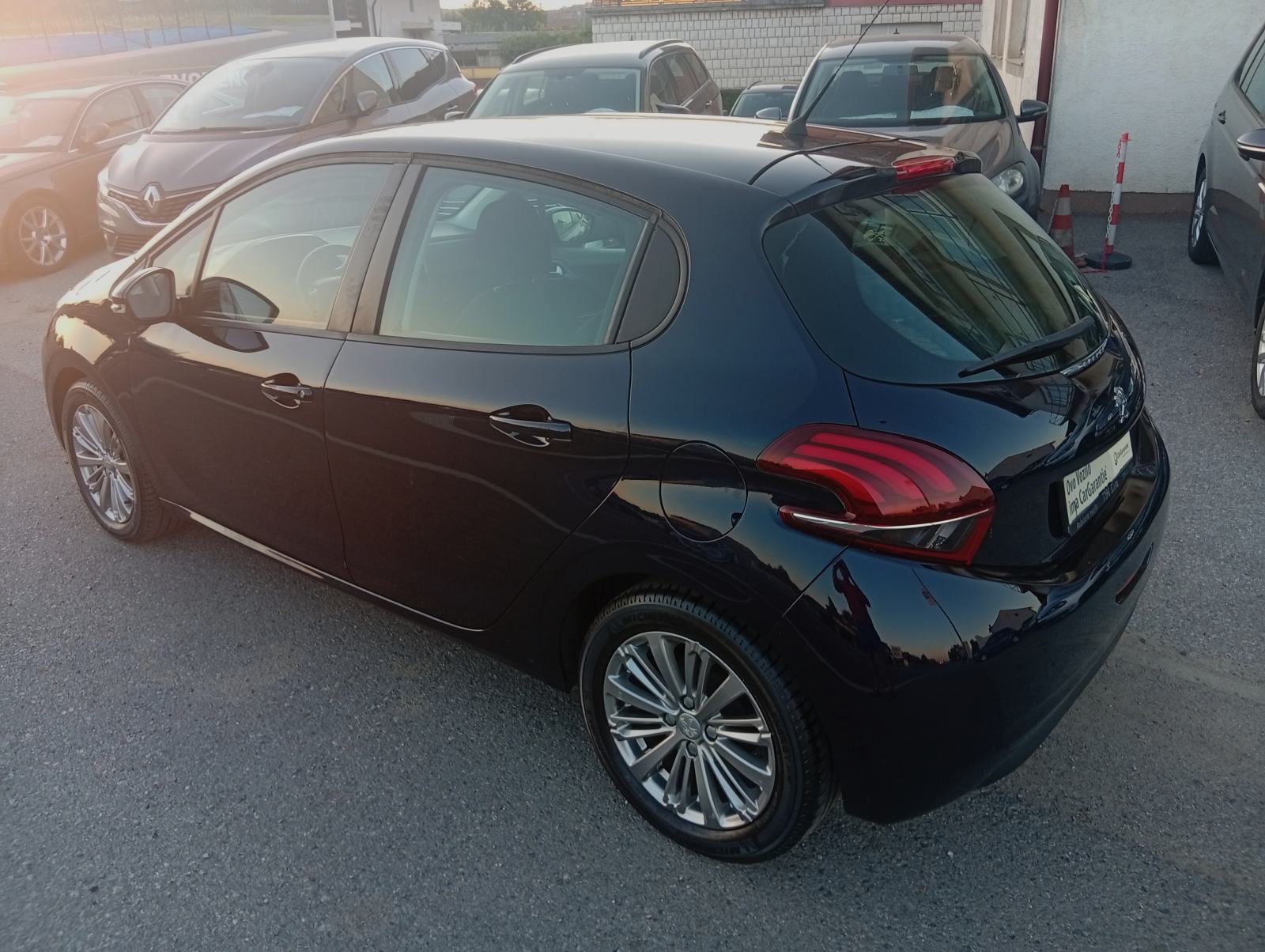 Peugeot 208 1,2 mod.2019 - 147 TKM/ ALU/ MEDIA/ 1.VLASNIK/ V.SERVIS, fotografija 8