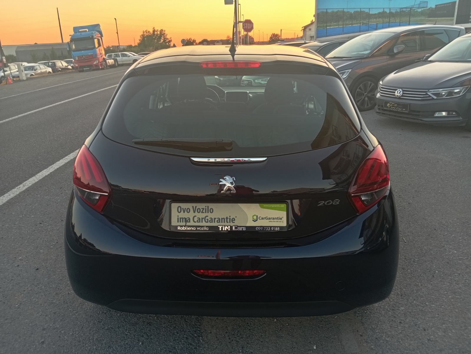 Peugeot 208 1,2 mod.2019 - 147 TKM/ ALU/ MEDIA/ 1.VLASNIK/ V.SERVIS, fotografija 7