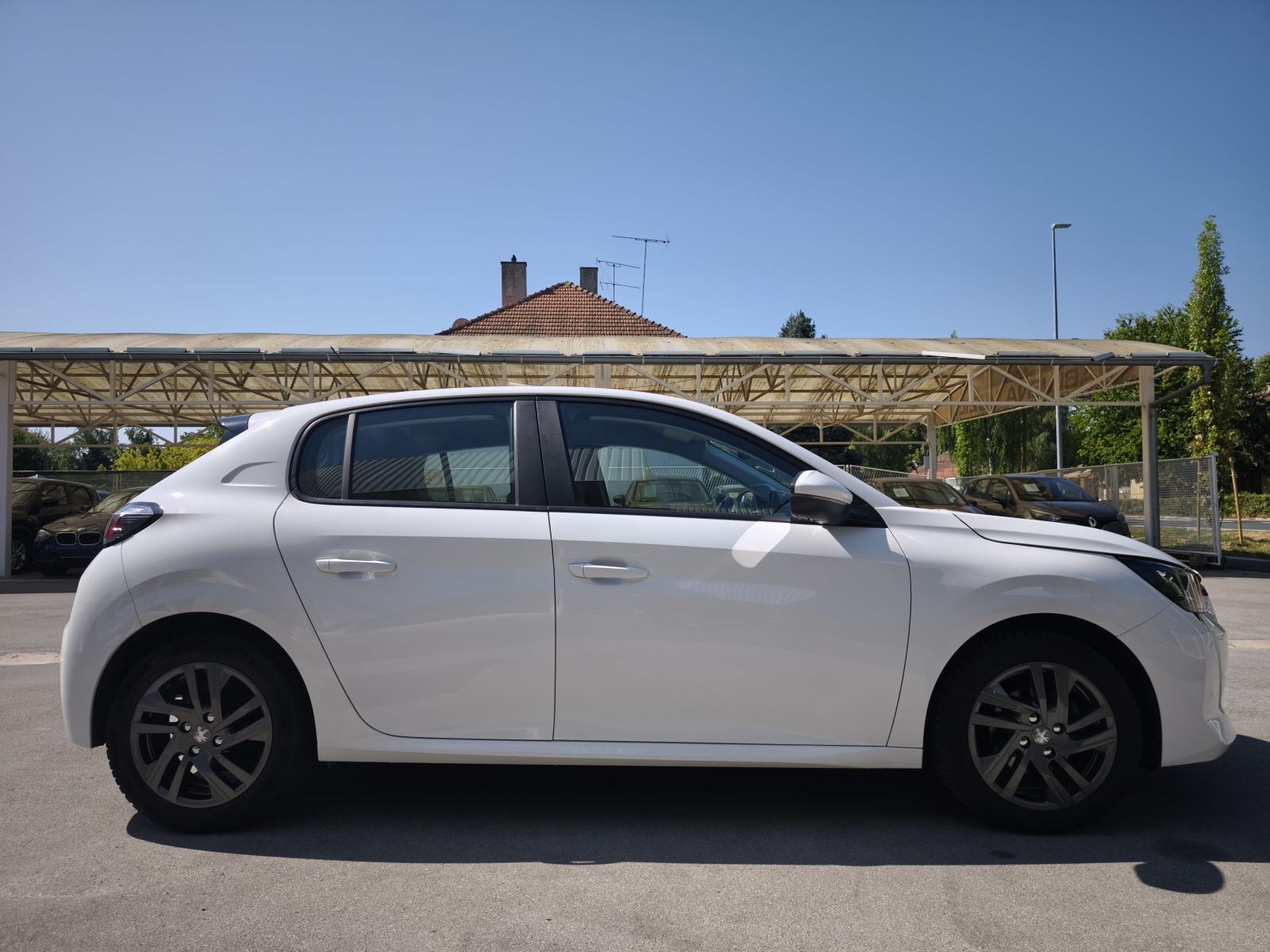 Peugeot 208 1,2 NAVI TEMPOMAT PARKING SENZORI LED ANDROID MEDIA, fotografija 12