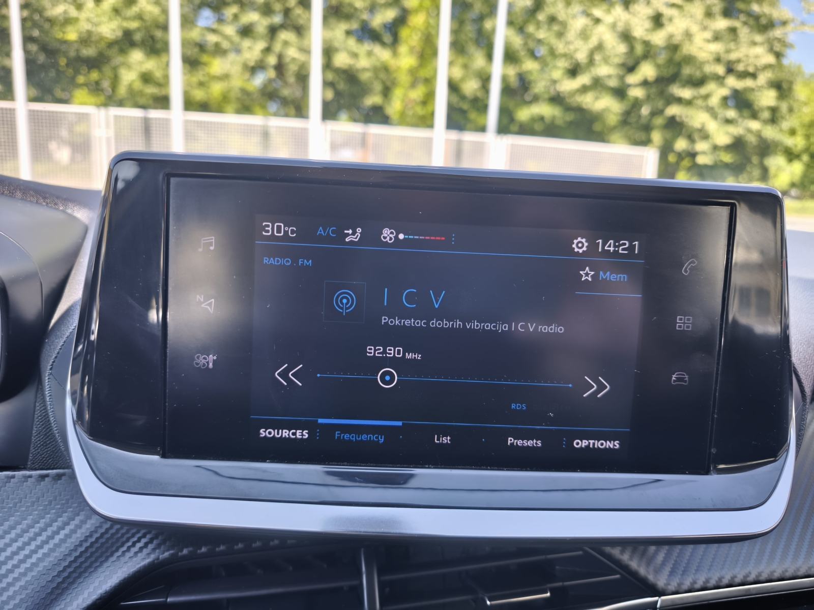 Peugeot 208 1,2 NAVI TEMPOMAT PARKING SENZORI LED ANDROID MEDIA, fotografija 19