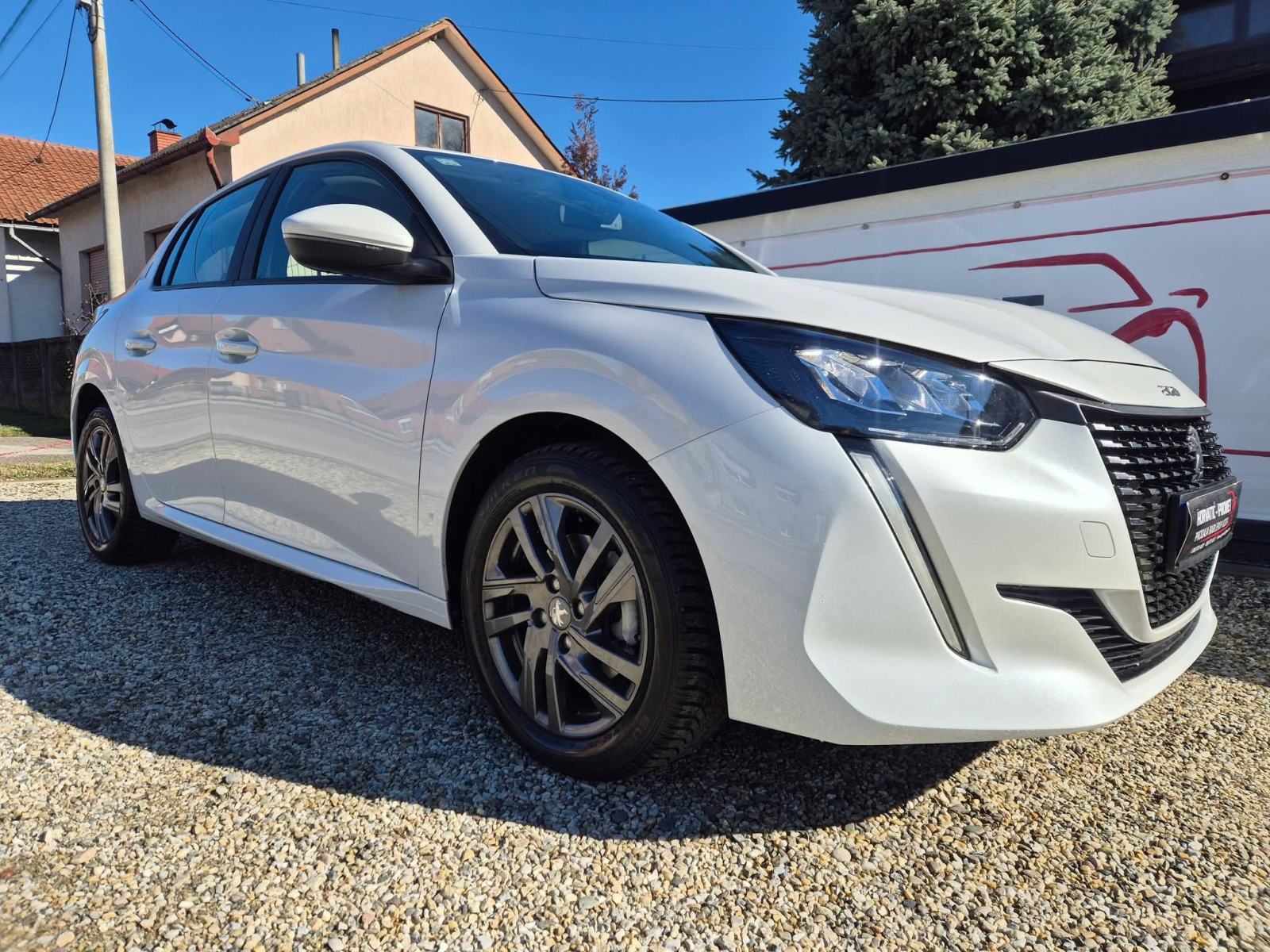 Peugeot 208 1,2, 100 Stt,samo 42 tkm,reg.god.dana,stanje NOVO, fotografija 2