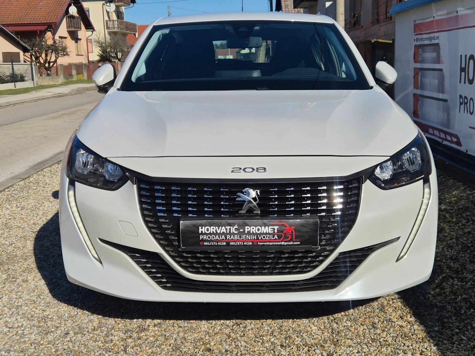 Peugeot 208 1,2, 100 Stt,samo 42 tkm,reg.god.dana,stanje NOVO, fotografija 5