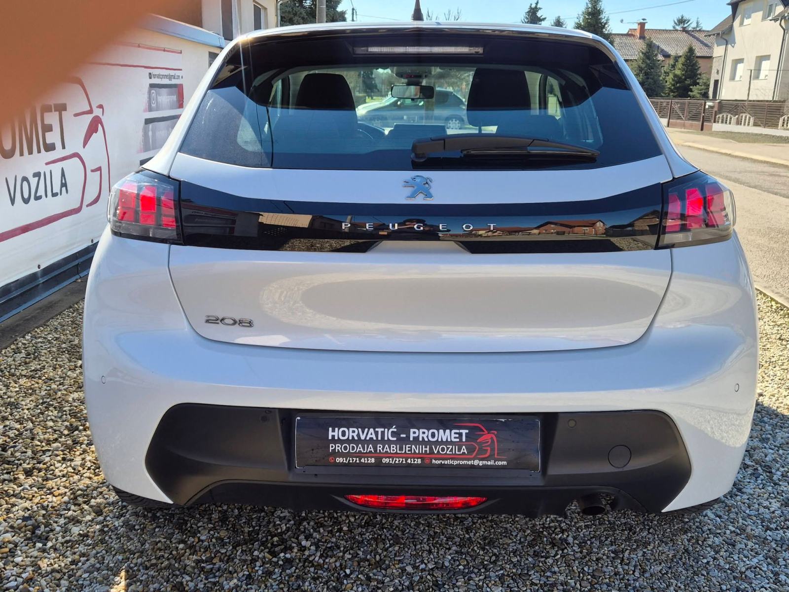 Peugeot 208 1,2, 100 Stt,samo 42 tkm,reg.god.dana,stanje NOVO, fotografija 9