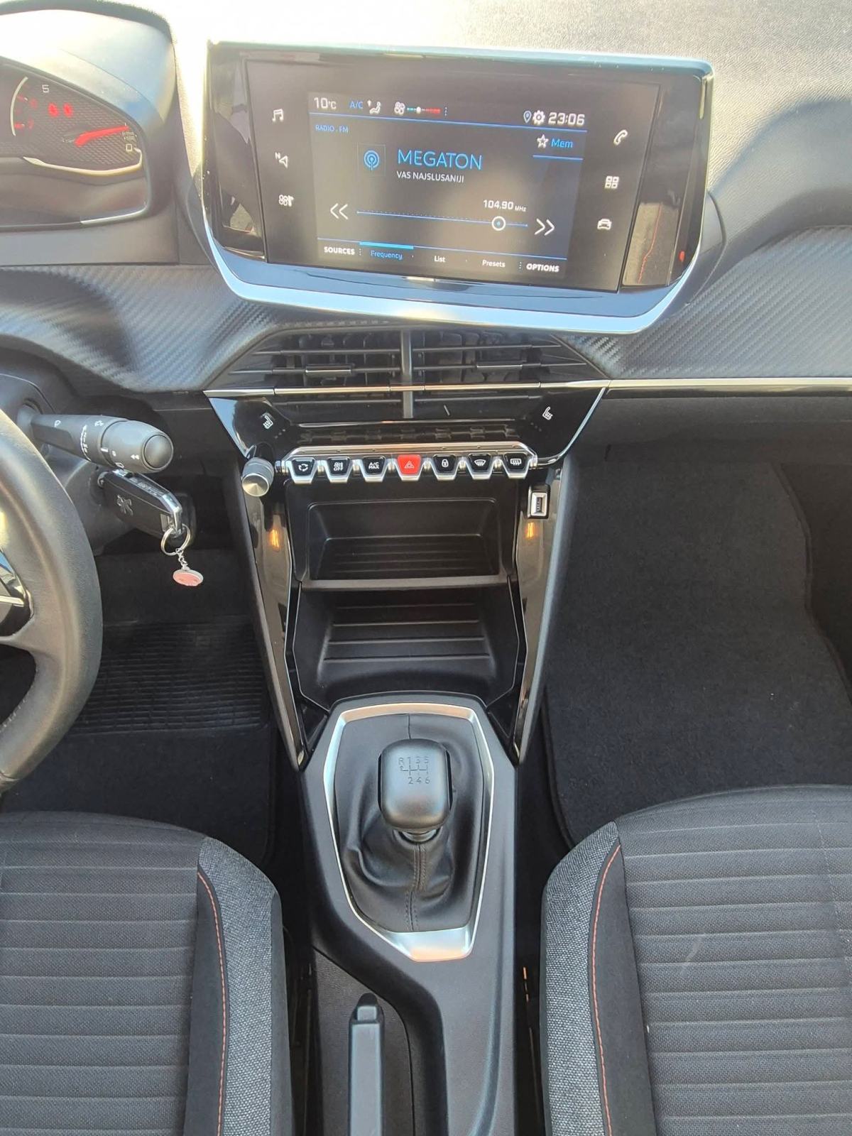 Peugeot 208 1,2, 100 Stt,samo 42 tkm,reg.god.dana,stanje NOVO, fotografija 11