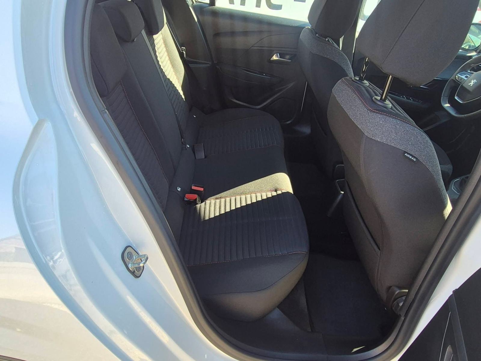 Peugeot 208 1,2, 100 Stt,samo 42 tkm,reg.god.dana,stanje NOVO, fotografija 12
