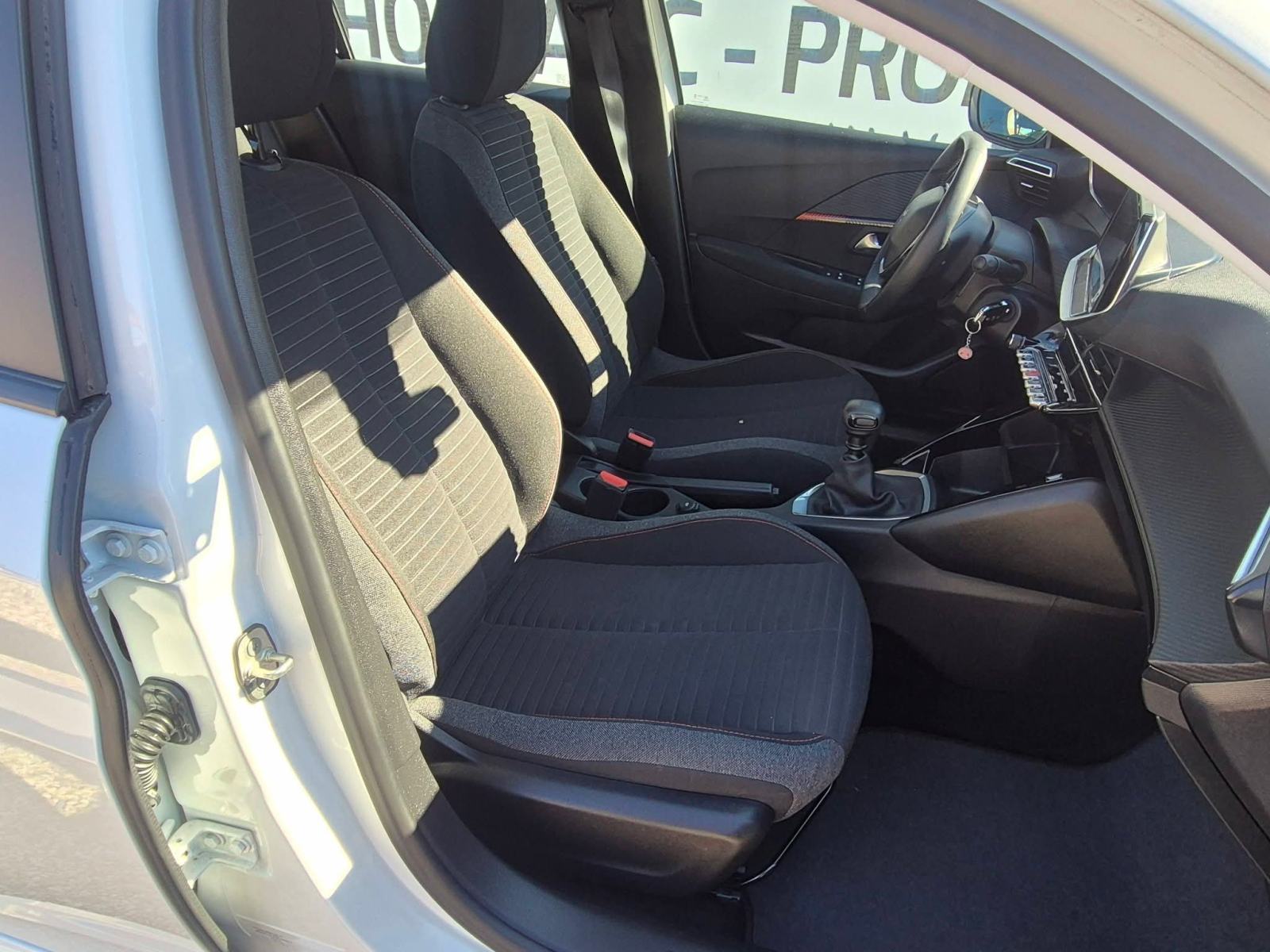 Peugeot 208 1,2, 100 Stt,samo 42 tkm,reg.god.dana,stanje NOVO, fotografija 13