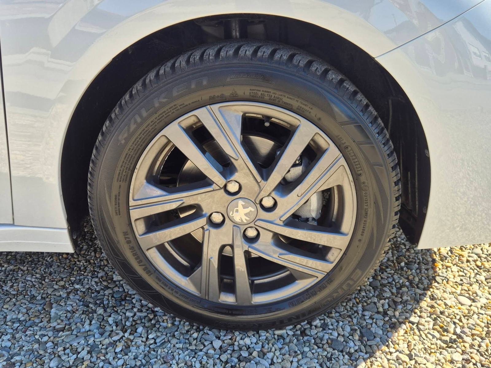 Peugeot 208 1,2, 100 Stt,samo 42 tkm,reg.god.dana,stanje NOVO, fotografija 18