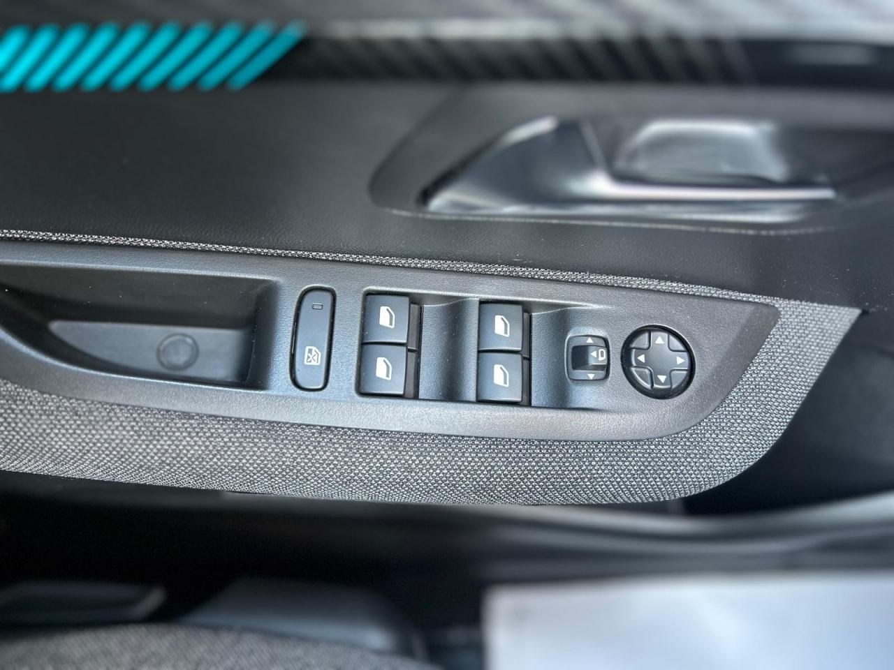 Peugeot 208 1,2 PureTech 100 Style, Veliki i mali servis, fotografija 9