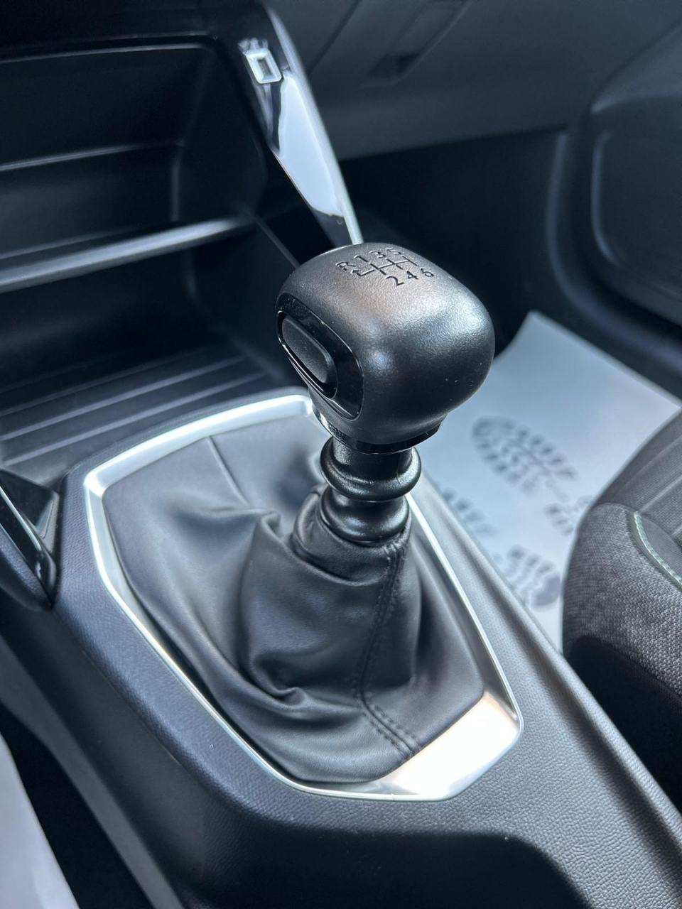 Peugeot 208 1,2 PureTech 100 Style, Veliki i mali servis, fotografija 13