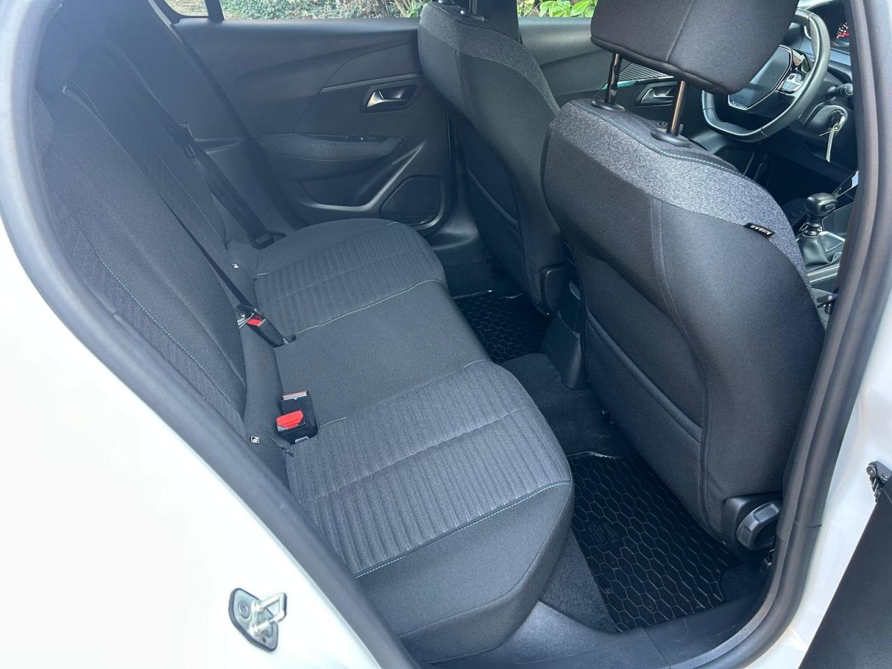 Peugeot 208 1,2 PureTech 100 Style, Veliki i mali servis, fotografija 17
