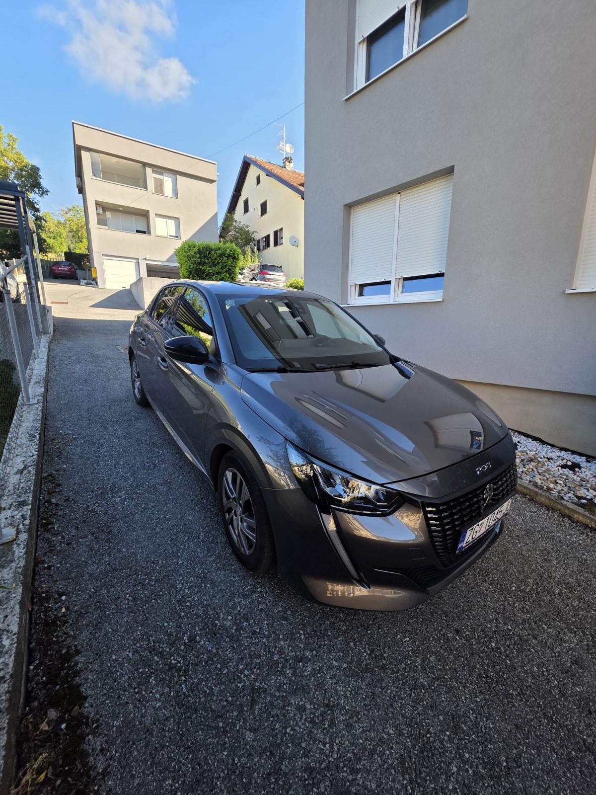 Peugeot 208 1,2 PureTech 75 KS Style, fotografija 3