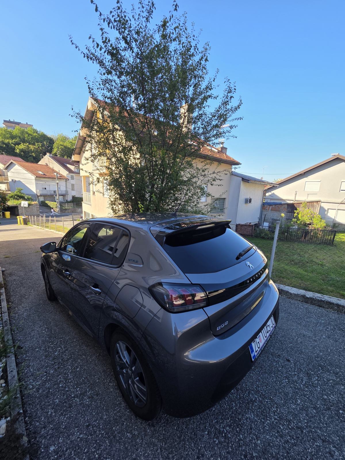 Peugeot 208 1,2 PureTech 75 KS Style, fotografija 4