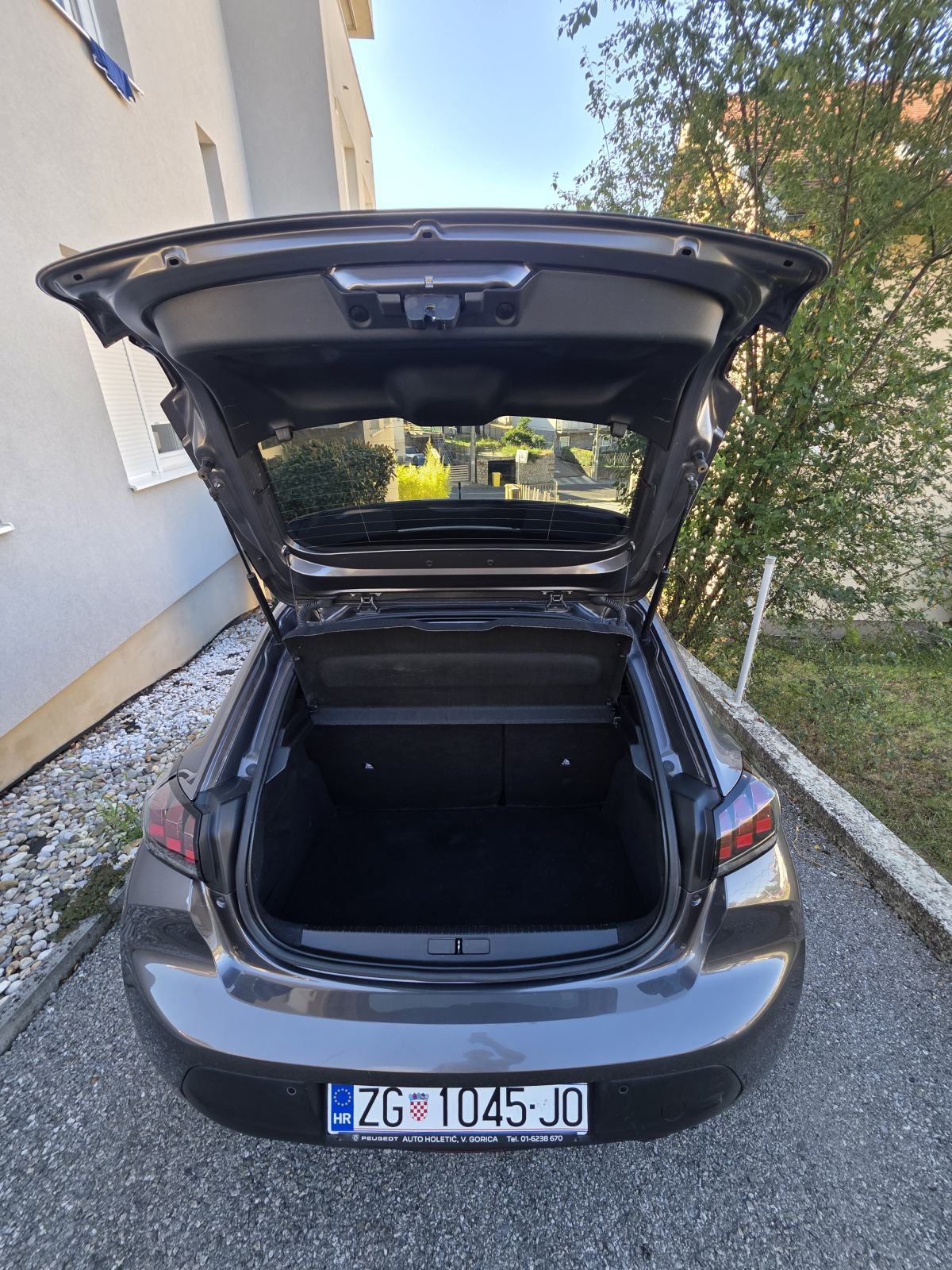 Peugeot 208 1,2 PureTech 75 KS Style, fotografija 7