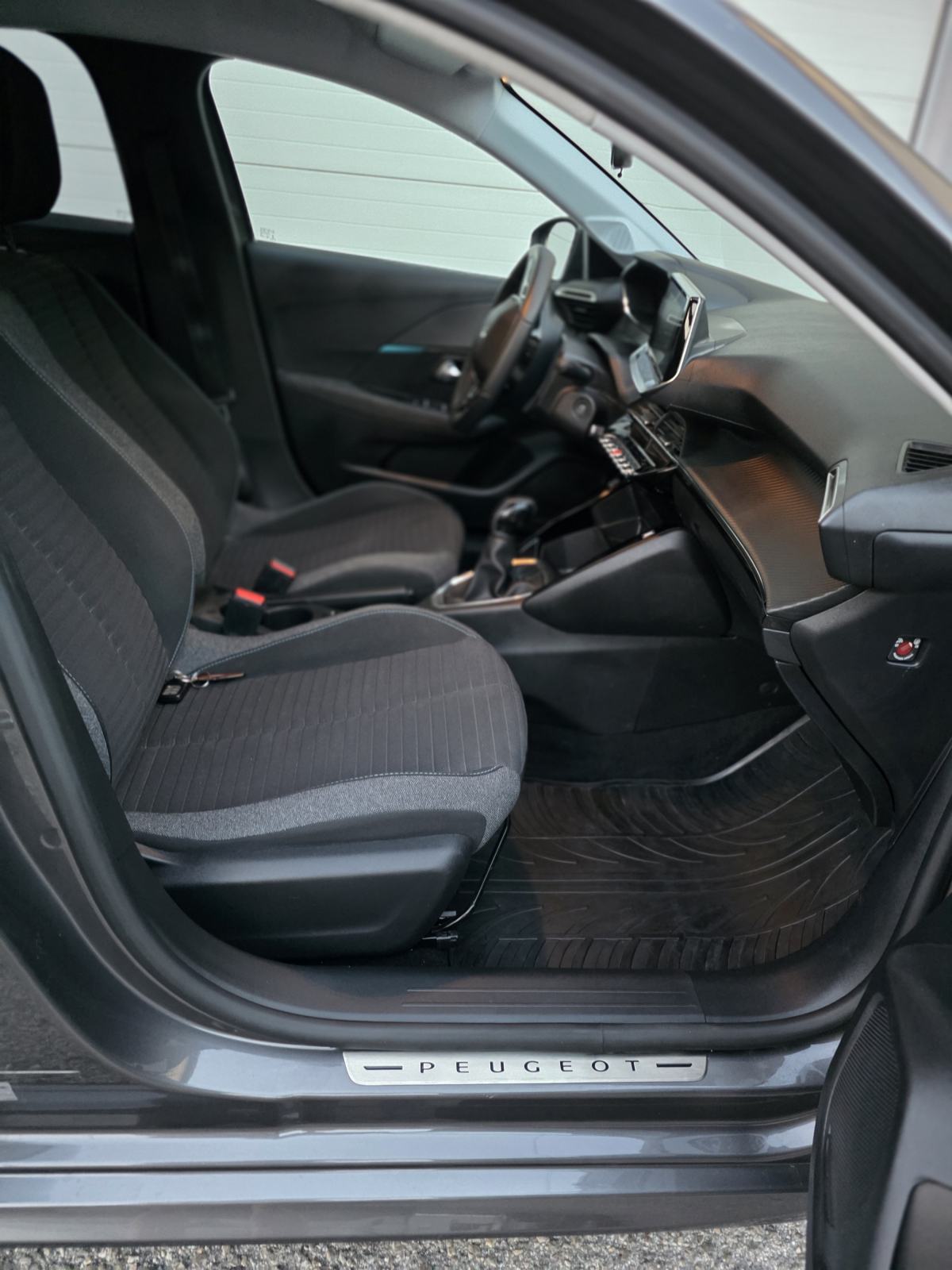 Peugeot 208 1,2 PureTech 75 KS Style, fotografija 9