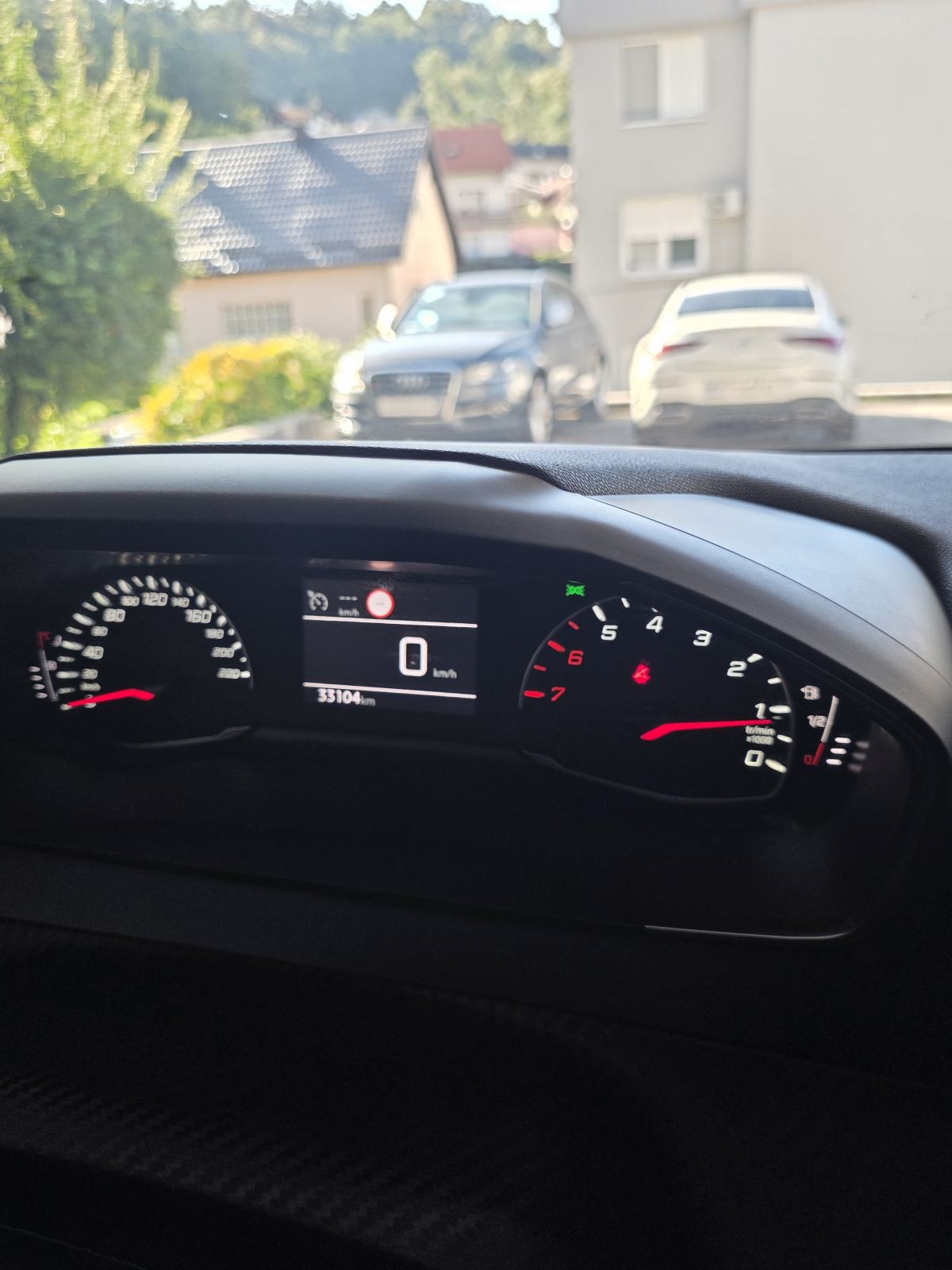 Peugeot 208 1,2 PureTech 75 KS Style, fotografija 12