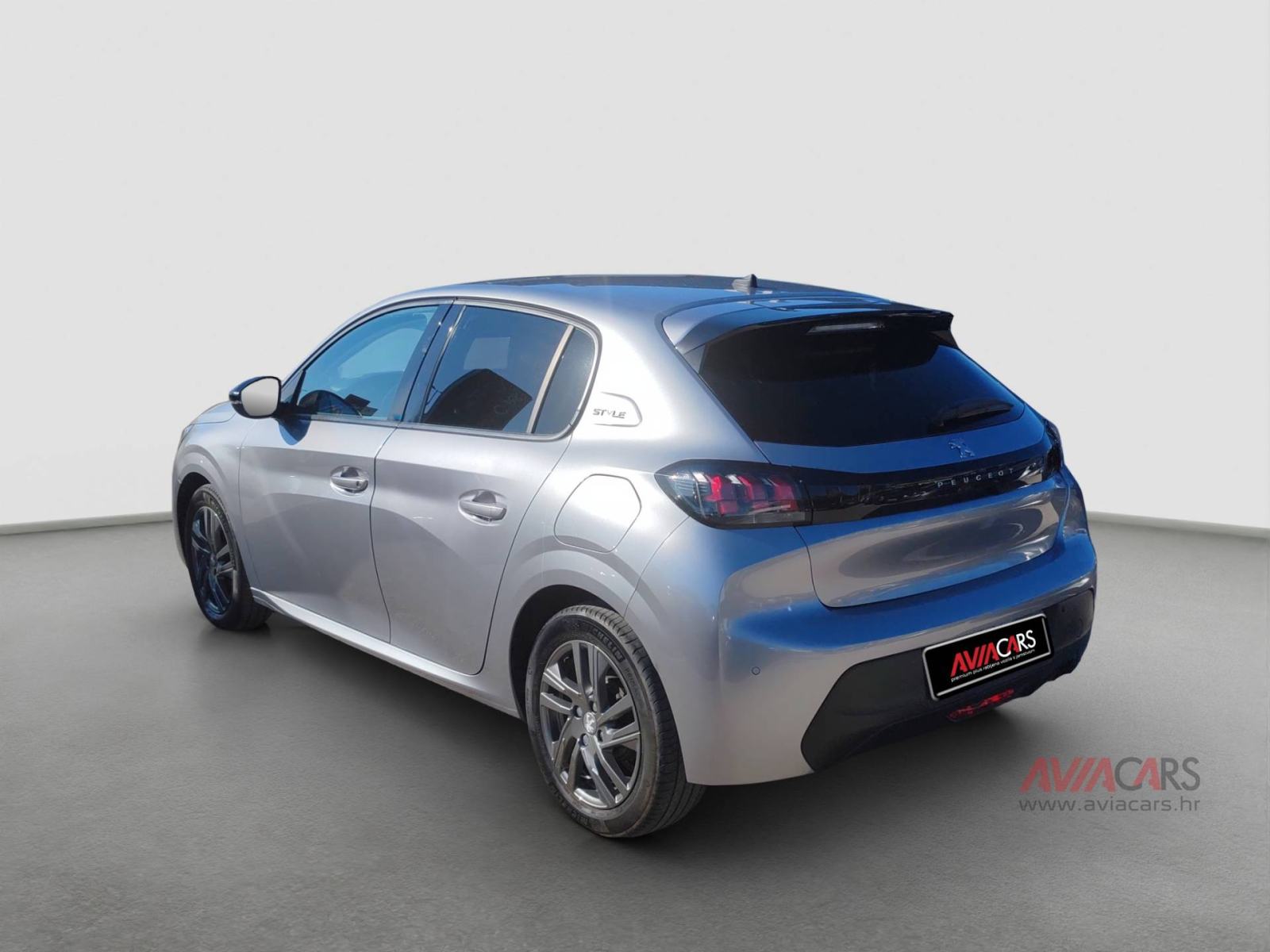 PEUGEOT 208 1.2 PureTech 75 KS STYLE *VOZILO S JAMSTVOM*, fotografija 5