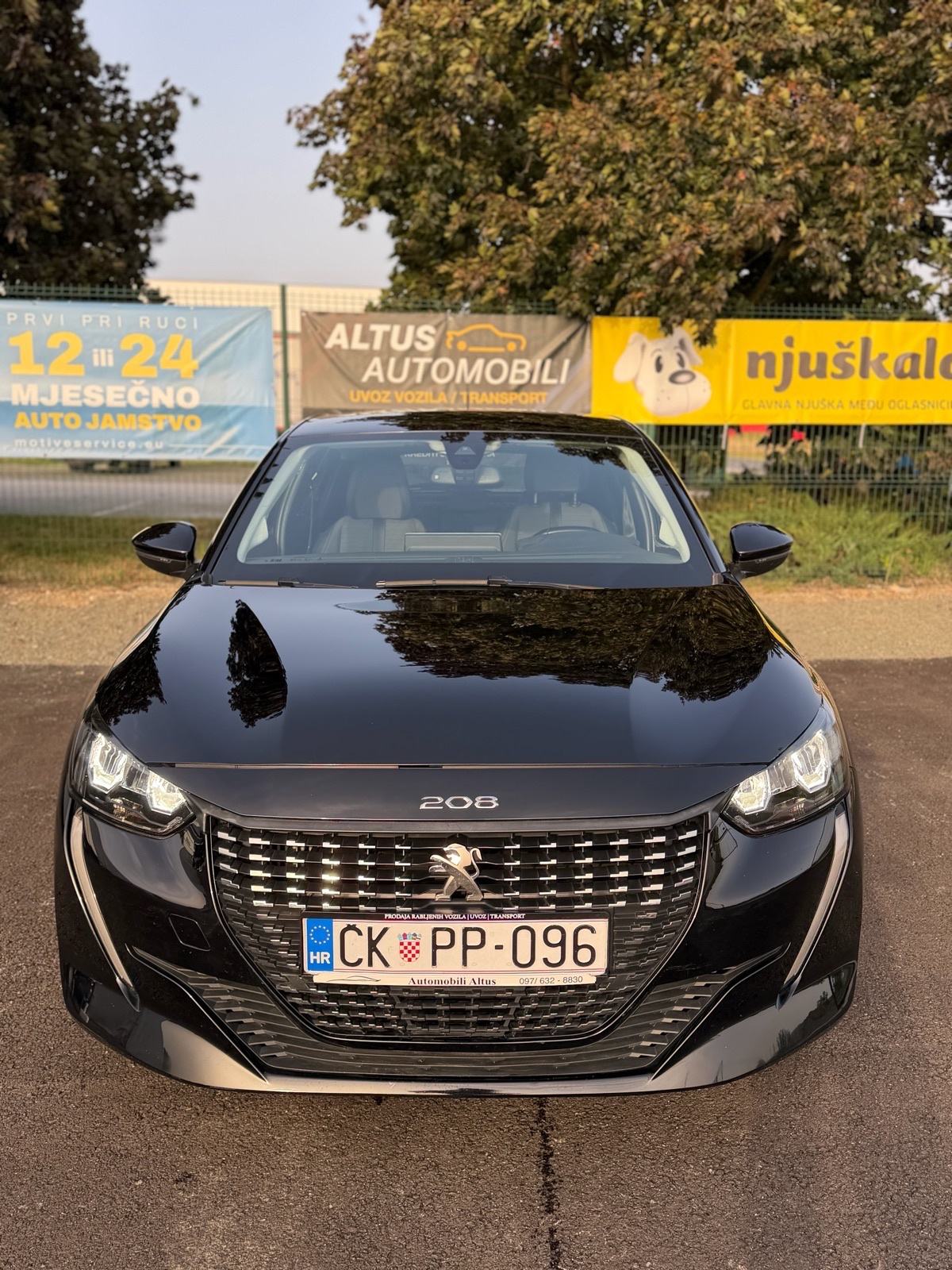 Peugeot 208 1,2 PureTech|Allure|Jamstvo 12 mj.|Navi|Led|Alu, fotografija 3
