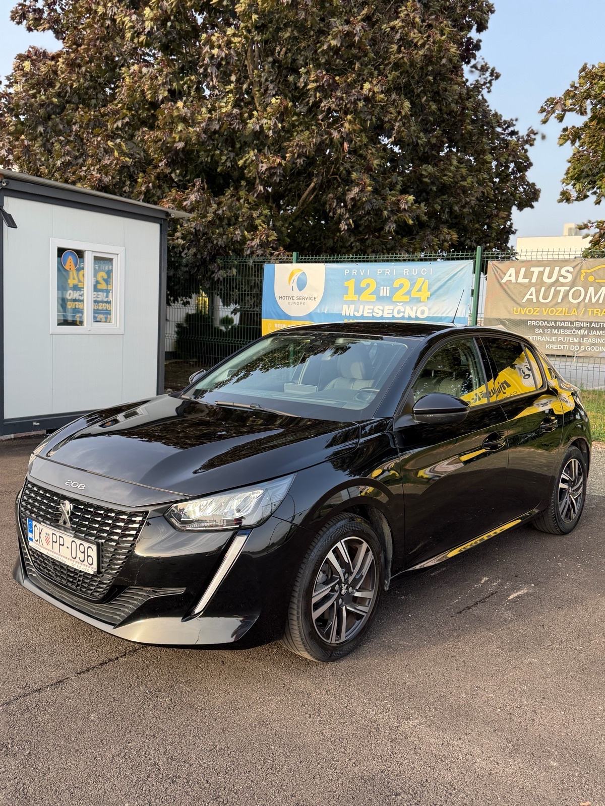 Peugeot 208 1,2 PureTech|Allure|Jamstvo 12 mj.|Navi|Led|Alu, fotografija 2