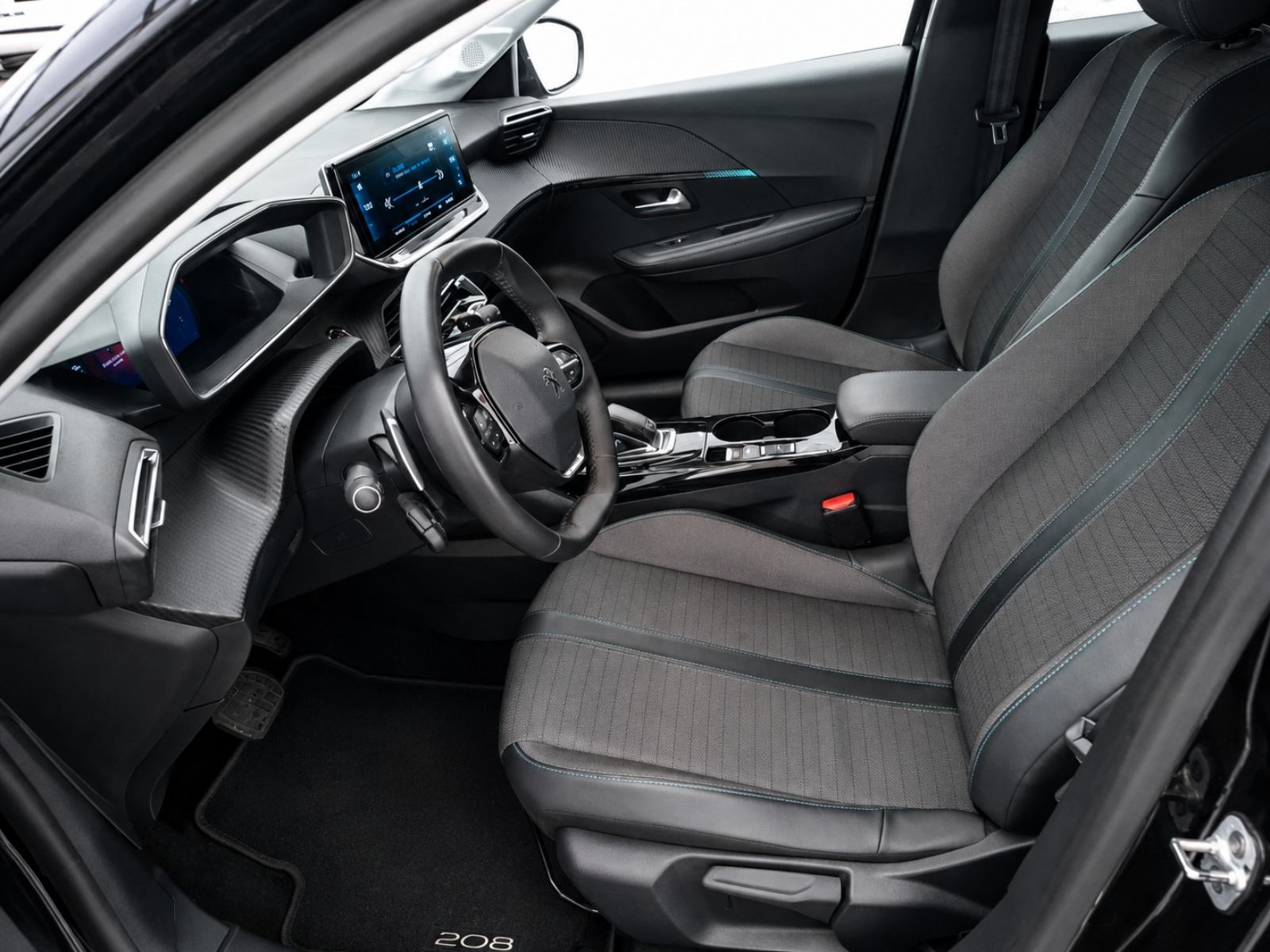Peugeot 208 1,2PT AUTOMATIK - ALLURE reg.5/27, fotografija 13