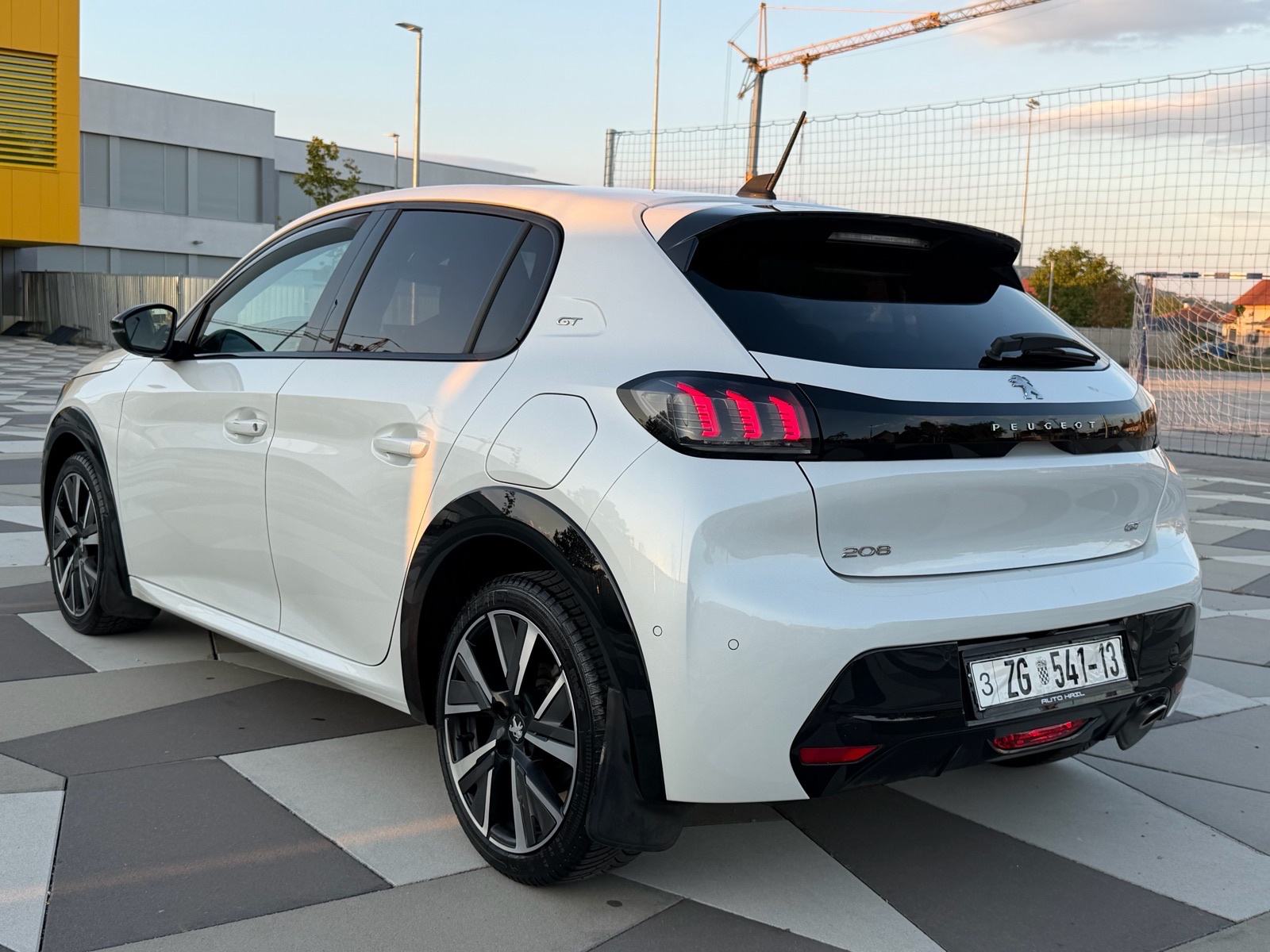 Peugeot 208 1,2 PureTech GT Line, LED KAMERA, AMBIENT, i-Cockpit *2022, fotografija 5
