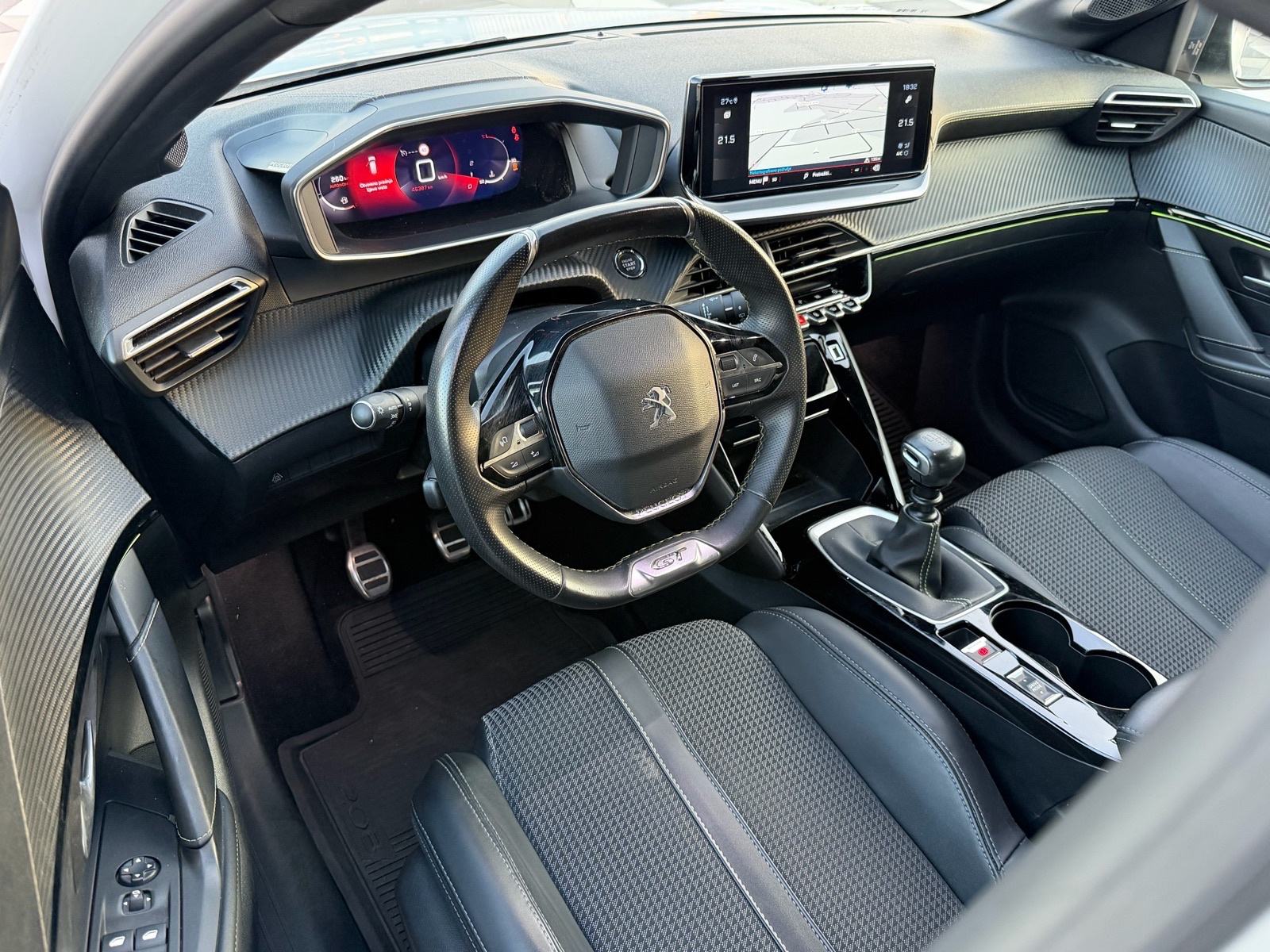 Peugeot 208 1,2 PureTech GT Line, LED KAMERA, AMBIENT, i-Cockpit *2022, fotografija 15