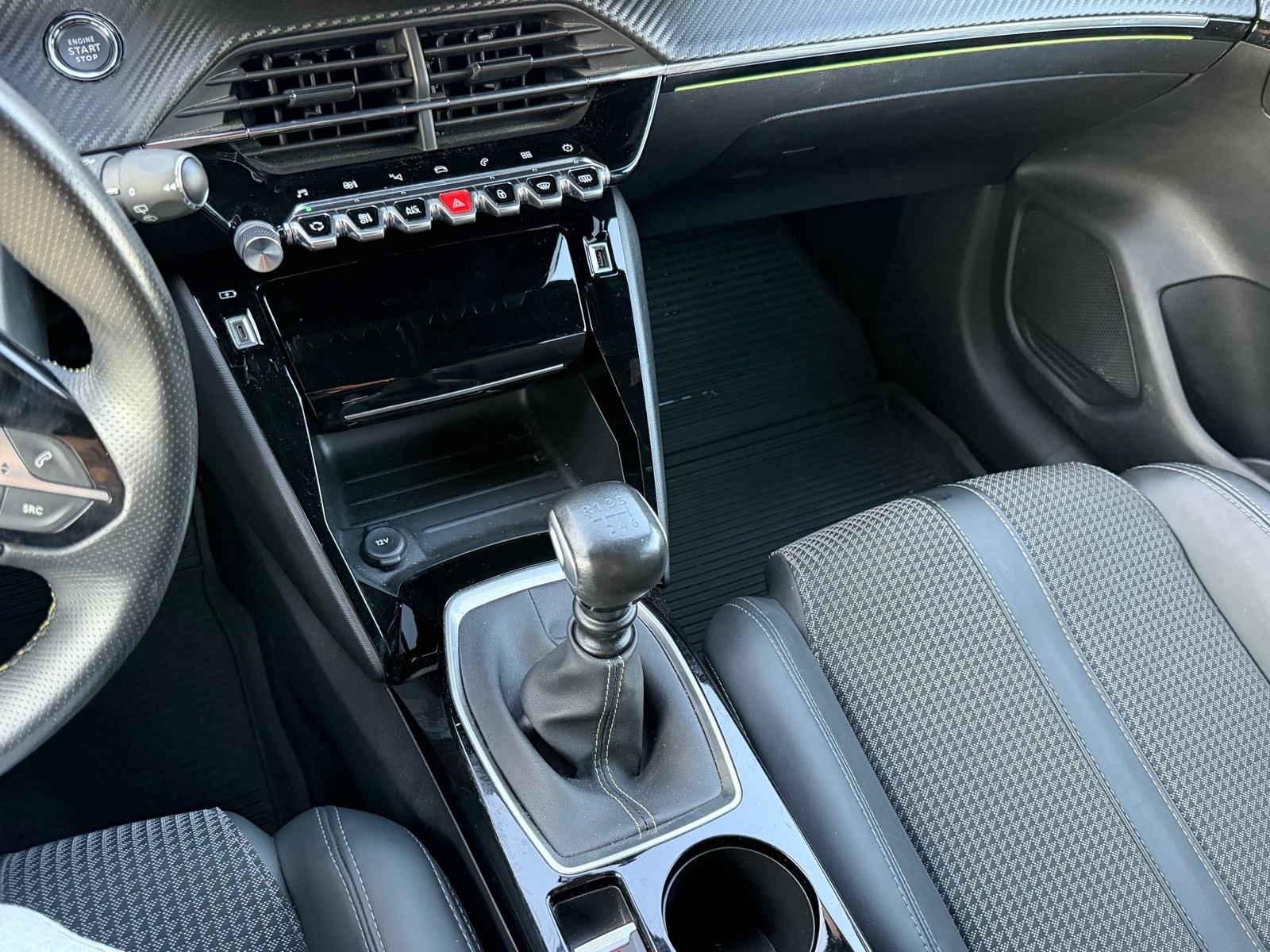Peugeot 208 1,2 PureTech GT Line, LED KAMERA, AMBIENT, i-Cockpit *2022, fotografija 20