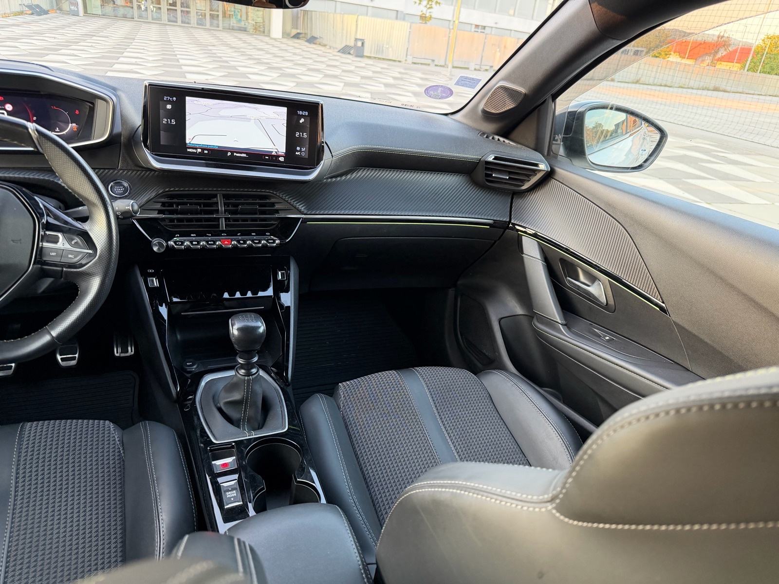 Peugeot 208 1,2 PureTech GT Line, LED KAMERA, AMBIENT, i-Cockpit *2022, fotografija 19