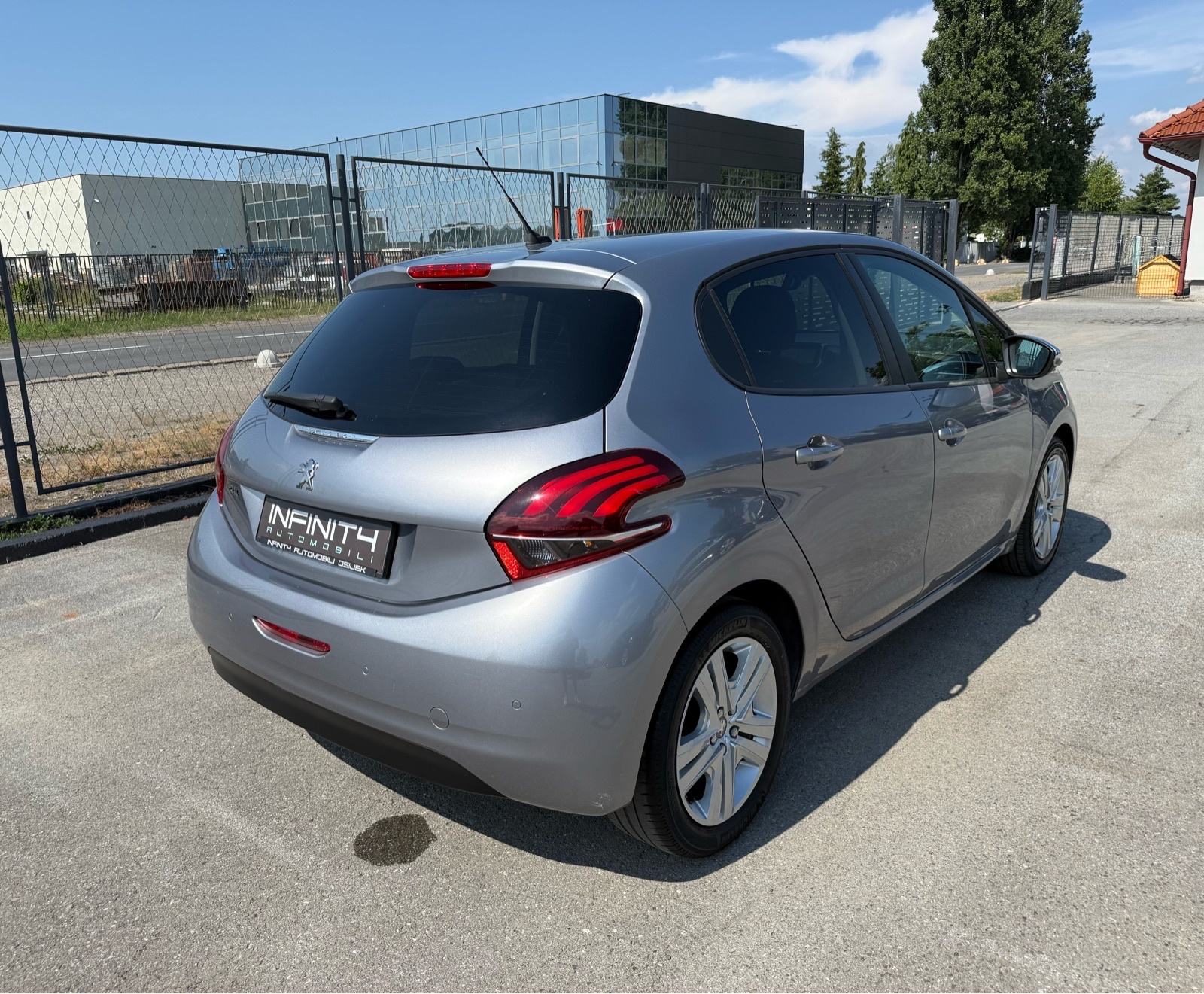Peugeot 208 1,2 LEASING RATA 147€, NAVI, KLIMA, TEMP, GRATIS REG, fotografija 12