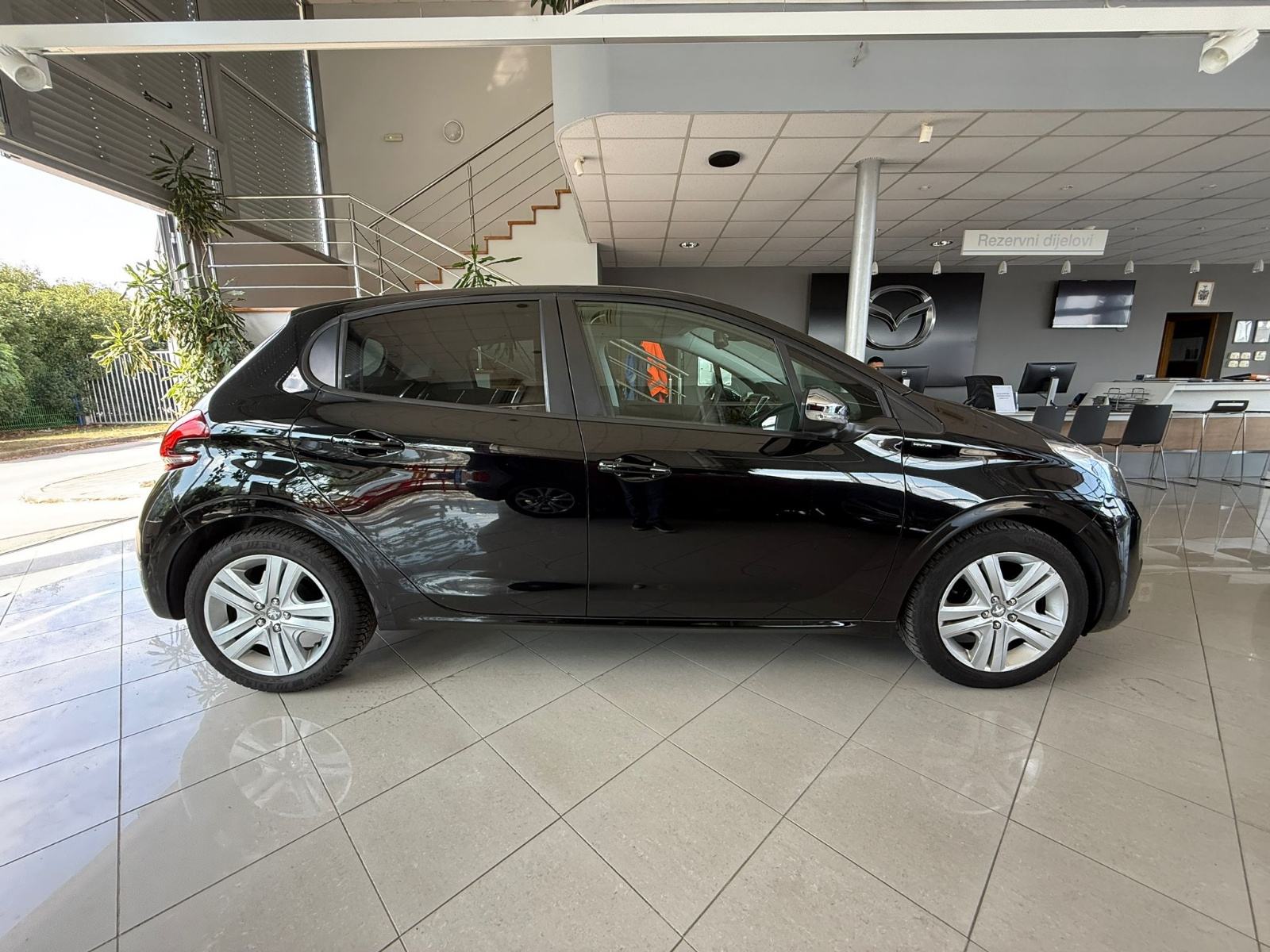 Peugeot 208 1,2 PureTech Signature✅️LED✅️KAMERA✅️NAVI, fotografija 8