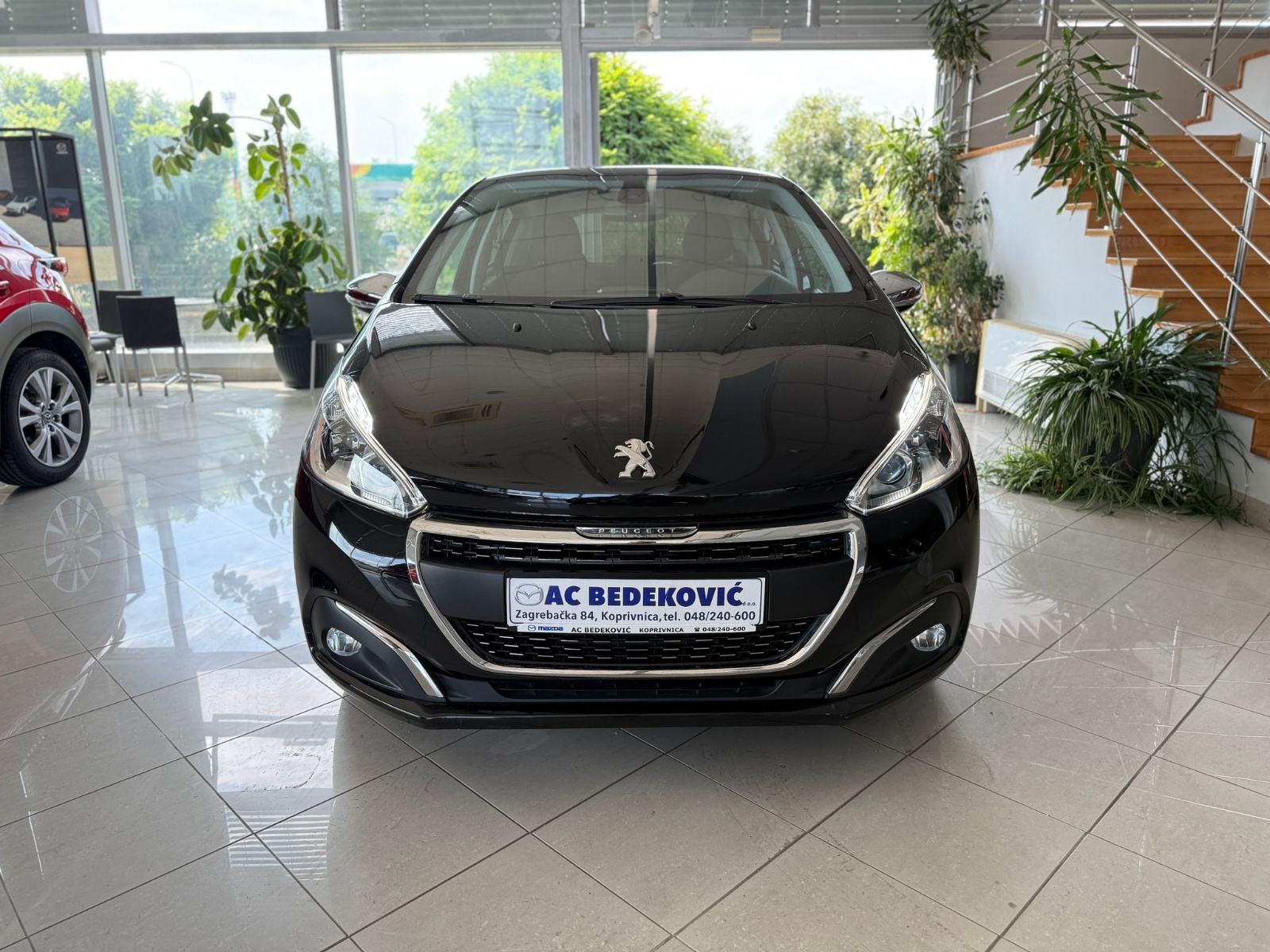 Peugeot 208 1,2 PureTech Signature✅️LED✅️KAMERA✅️NAVI, fotografija 2