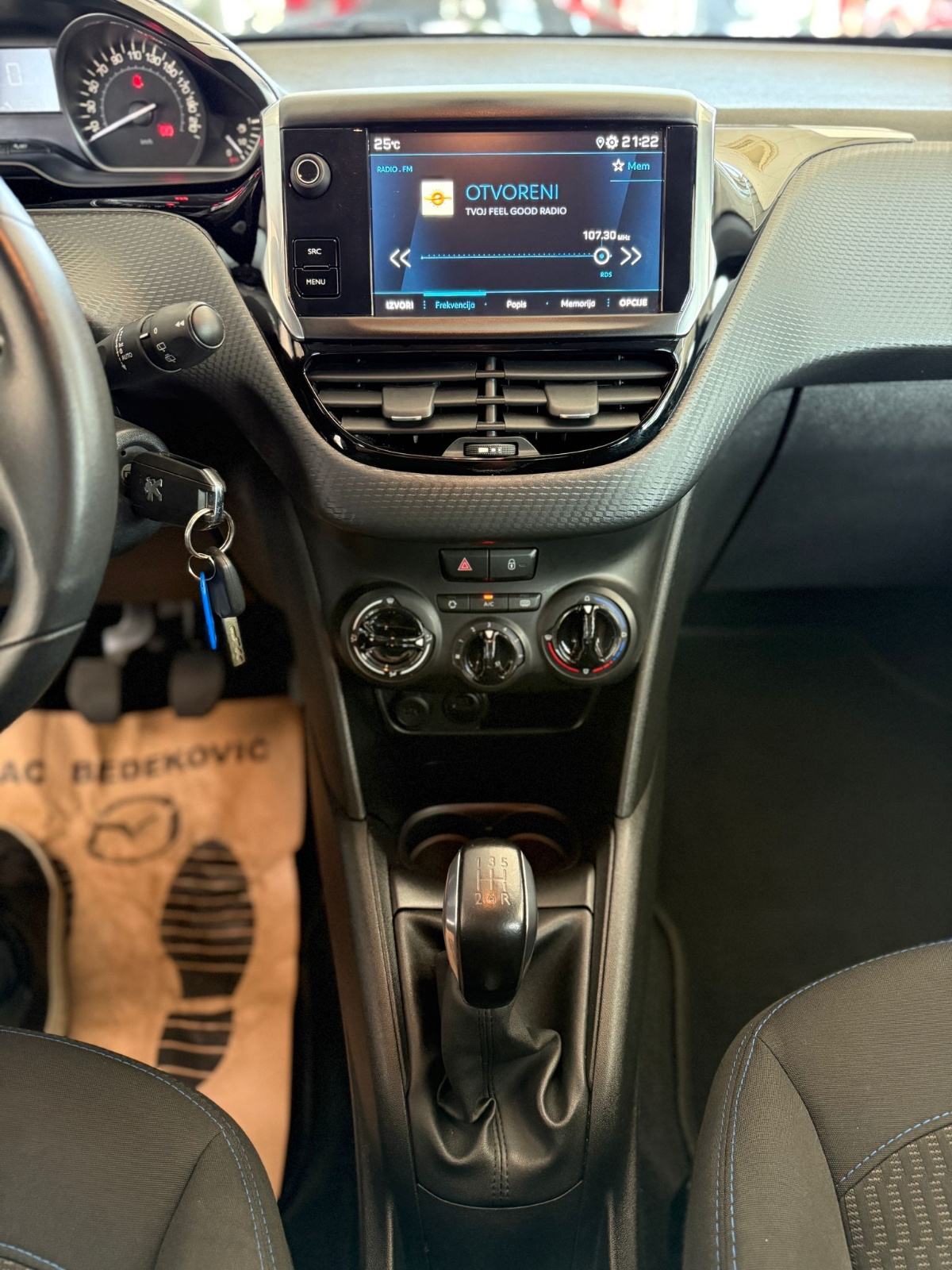 Peugeot 208 1,2 PureTech Signature✅️LED✅️KAMERA✅️NAVI, fotografija 16