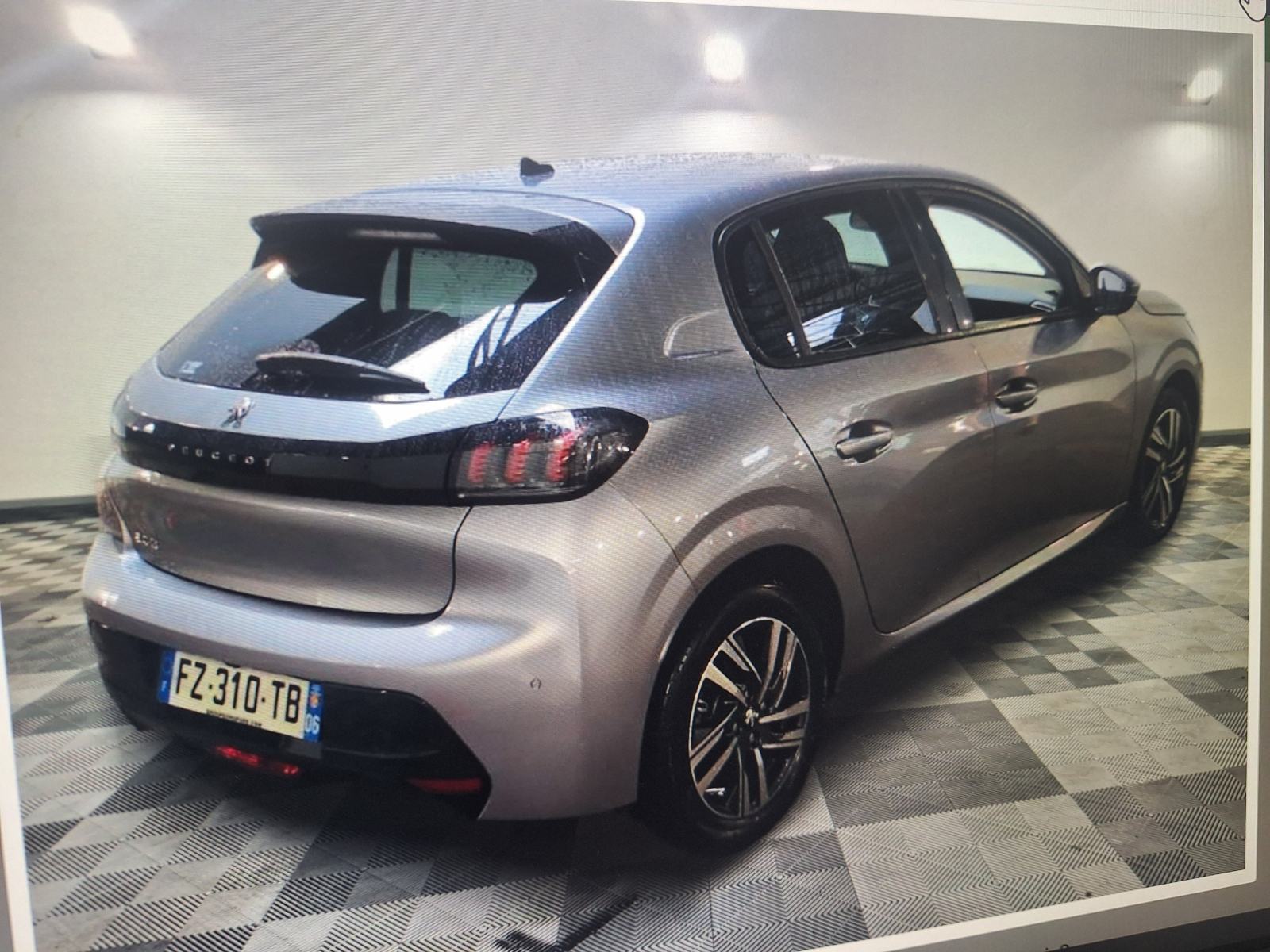 Peugeot 208 1,2 PureTech àllure, fotografija 3