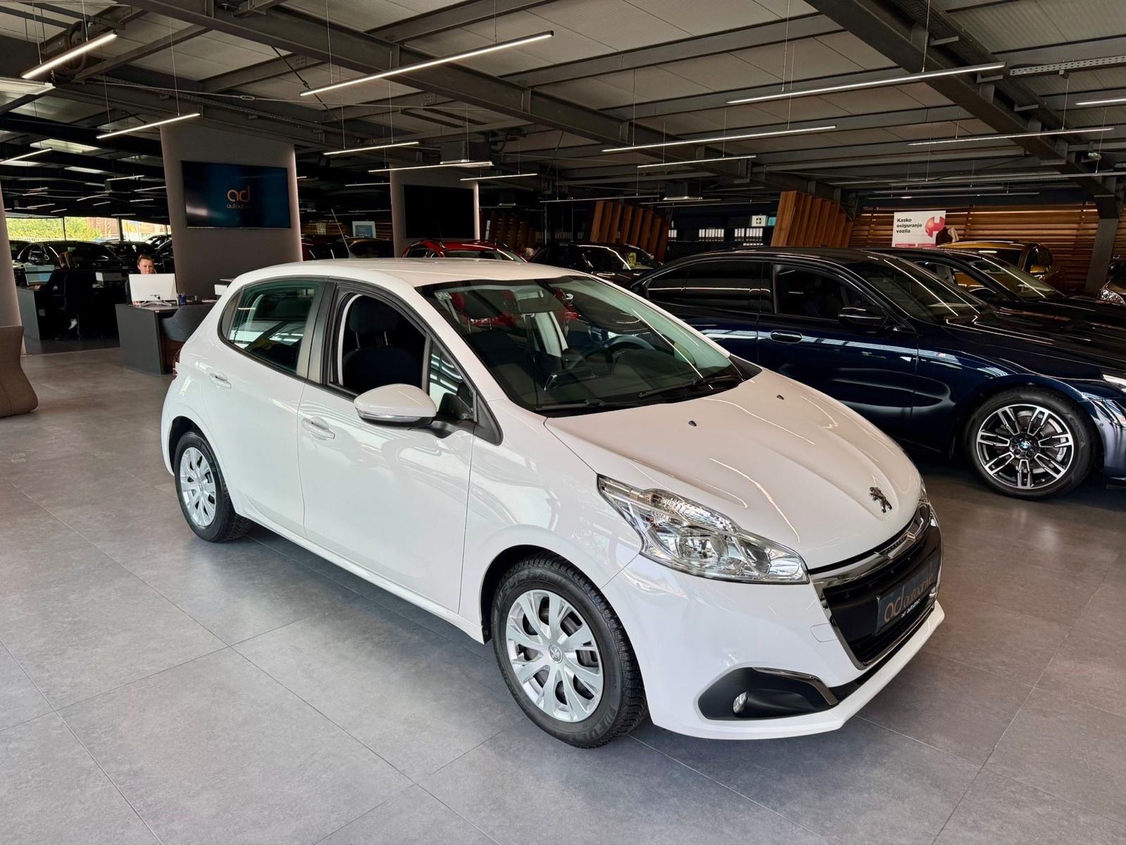 Peugeot 208 1,2 NAVIGACIJA • 63.000KM •LEASING RATA VEĆ OD: 157,00€, fotografija 9