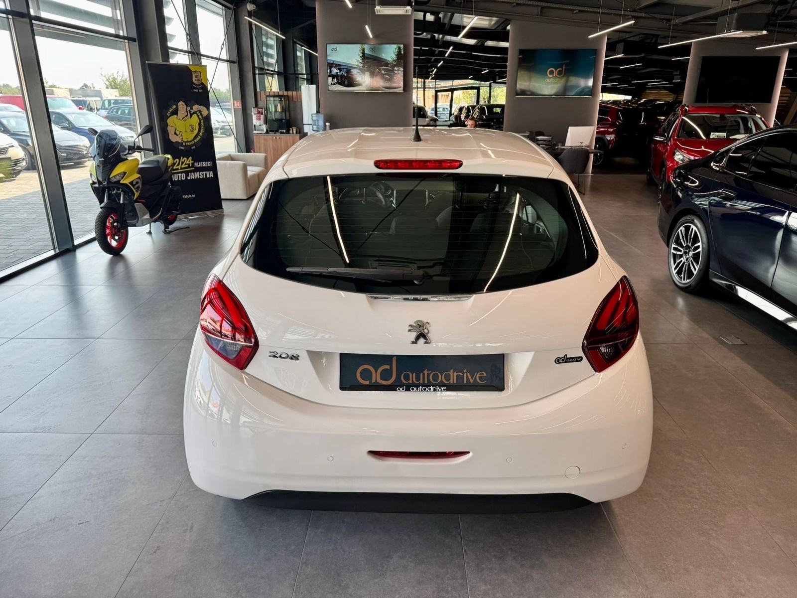Peugeot 208 1,2 NAVIGACIJA • 63.000KM •LEASING RATA VEĆ OD: 157,00€, fotografija 6