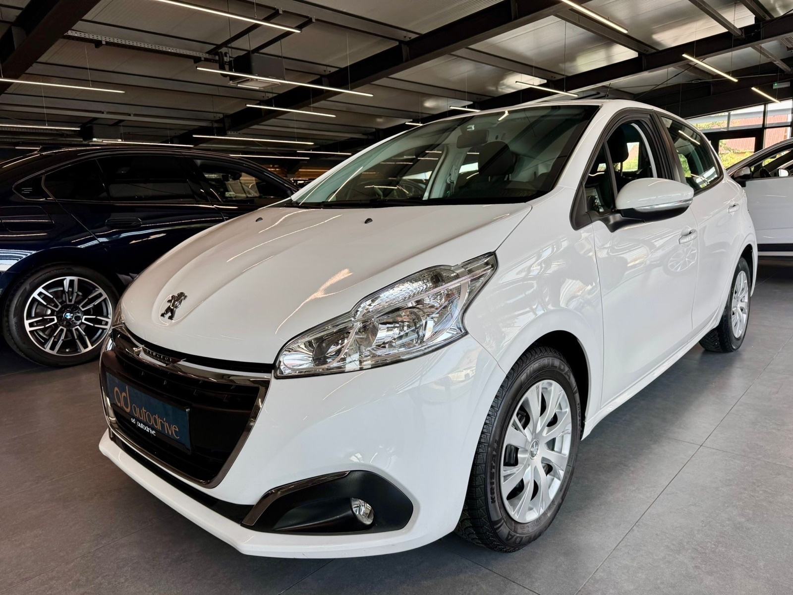 Peugeot 208 1,2 NAVIGACIJA • 63.000KM •LEASING RATA VEĆ OD: 157,00€, fotografija 2