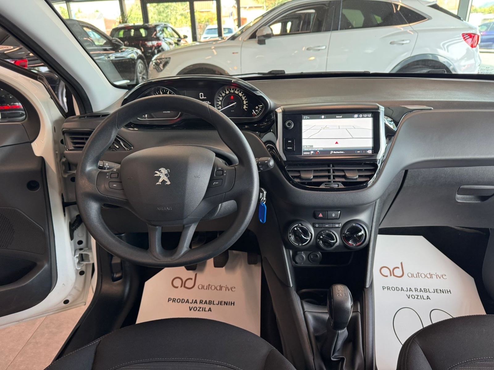 Peugeot 208 1,2 NAVIGACIJA • 63.000KM •LEASING RATA VEĆ OD: 157,00€, fotografija 16