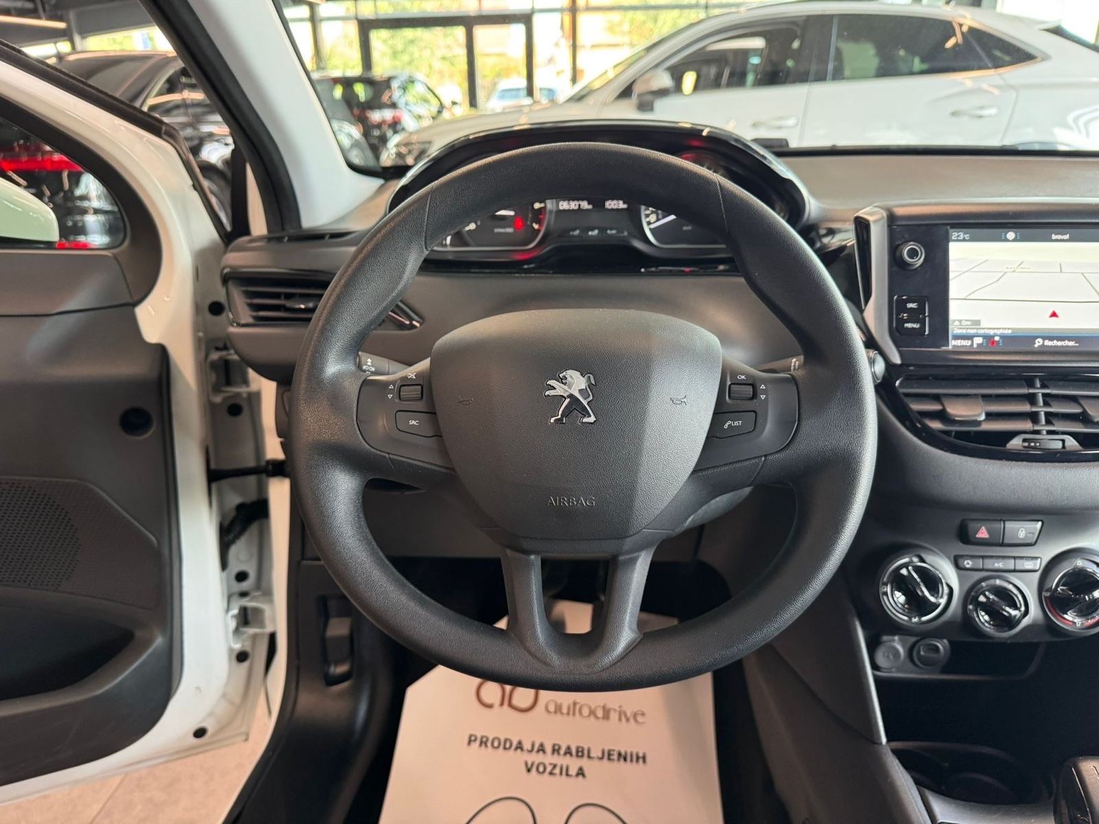 Peugeot 208 1,2 NAVIGACIJA • 63.000KM •LEASING RATA VEĆ OD: 157,00€, fotografija 17