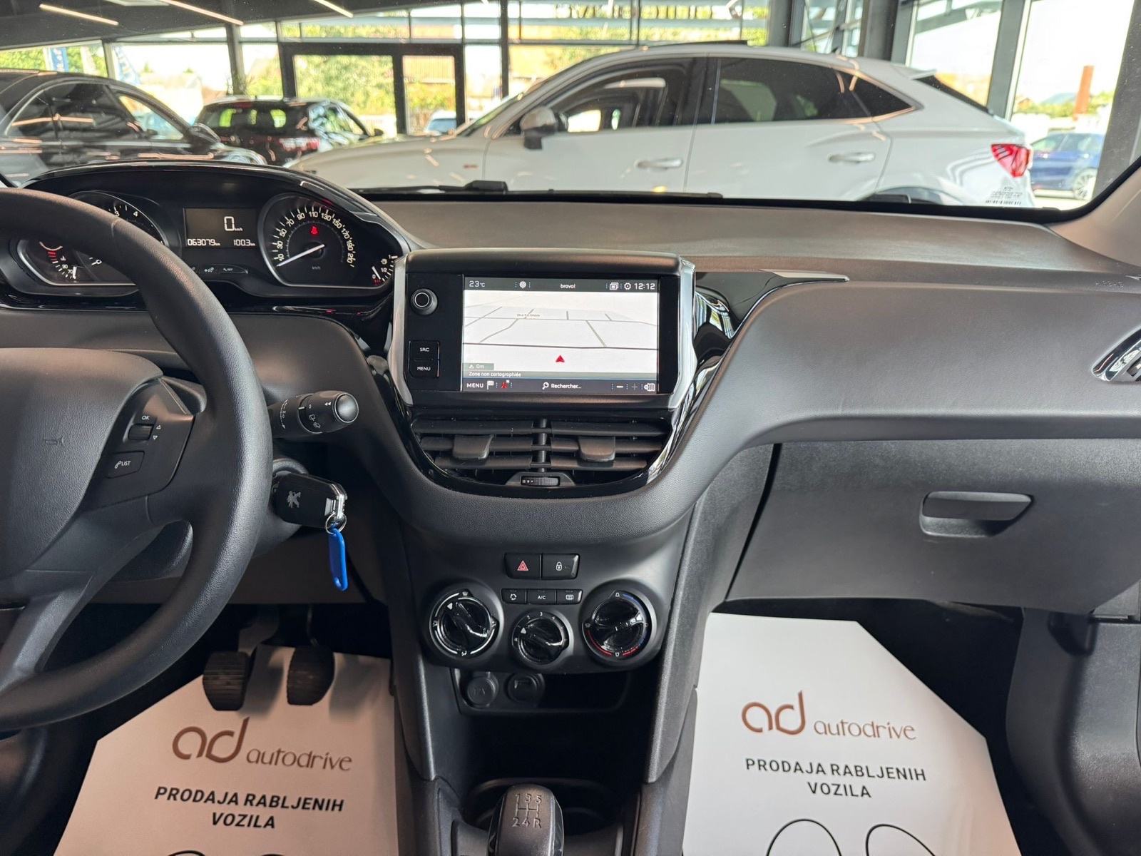 Peugeot 208 1,2 NAVIGACIJA • 63.000KM •LEASING RATA VEĆ OD: 157,00€, fotografija 18