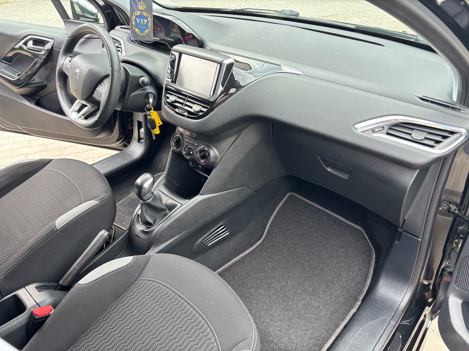 Peugeot 208 1.2i --SPUŠTENO !! // SAMO 113 tkm //KREDIT /KARTICE !!, fotografija 11