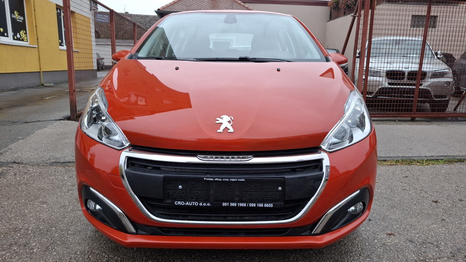 Peugeot 208 1,2 PureTech Signature, 5 vrata, klima, izvrsno stanje, fotografija 7