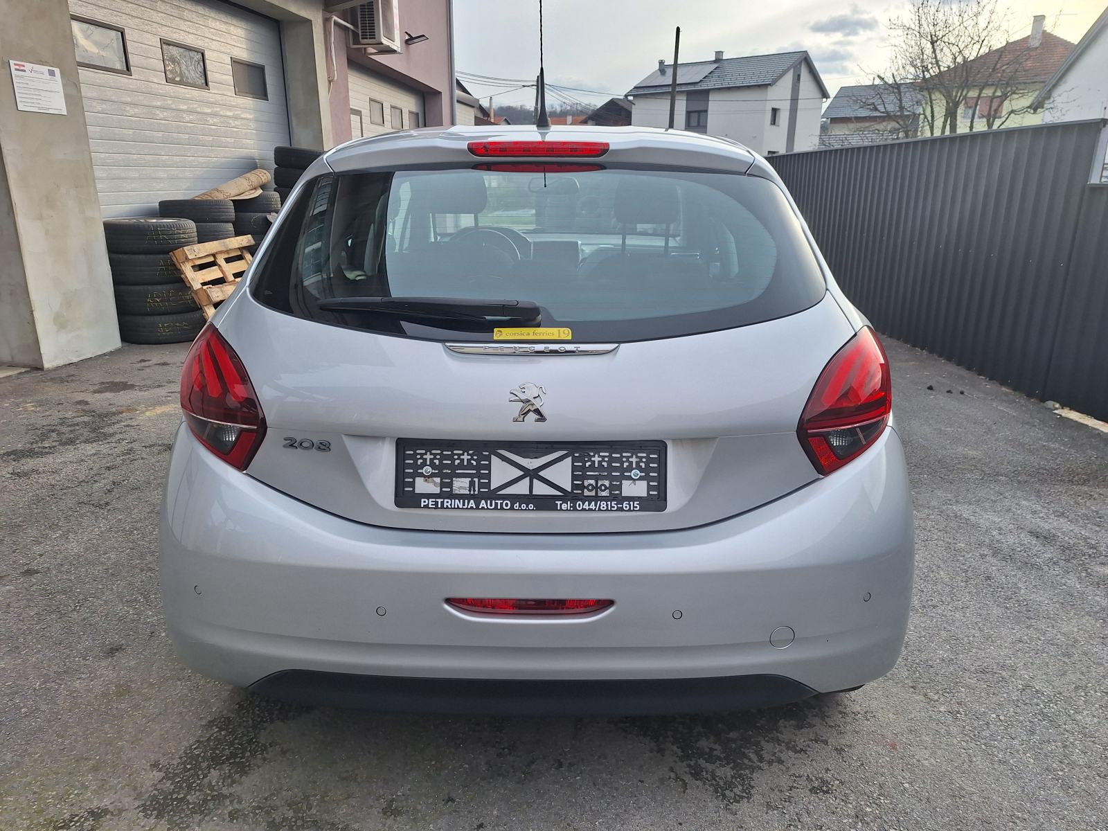 Peugeot 208 1,2 PureTech Allure, fotografija 5