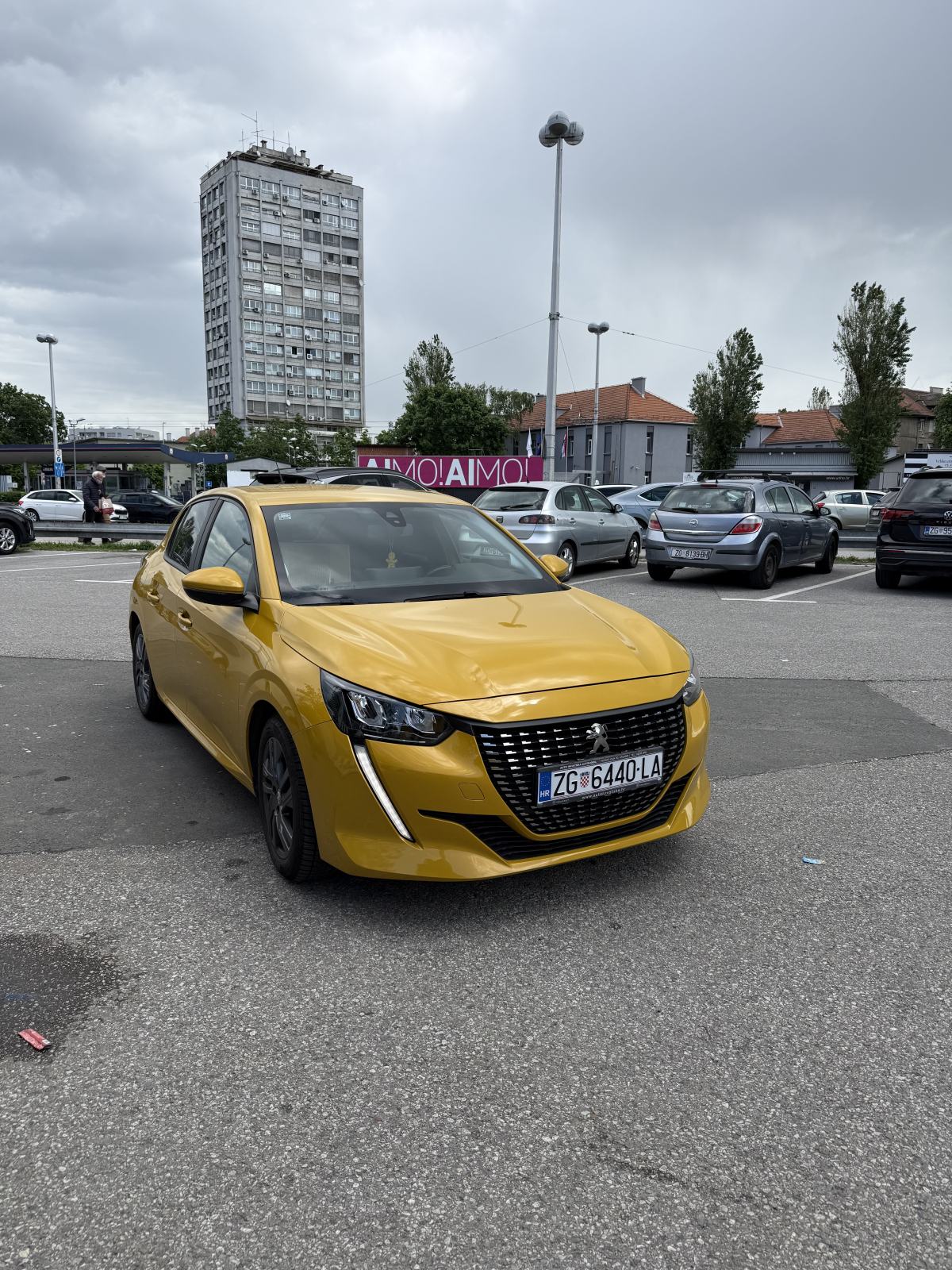 Peugeot 208 1,2 PureTech - REGISTRIRAN DO 3/2027.+ljetne i zimske gume, fotografija 5