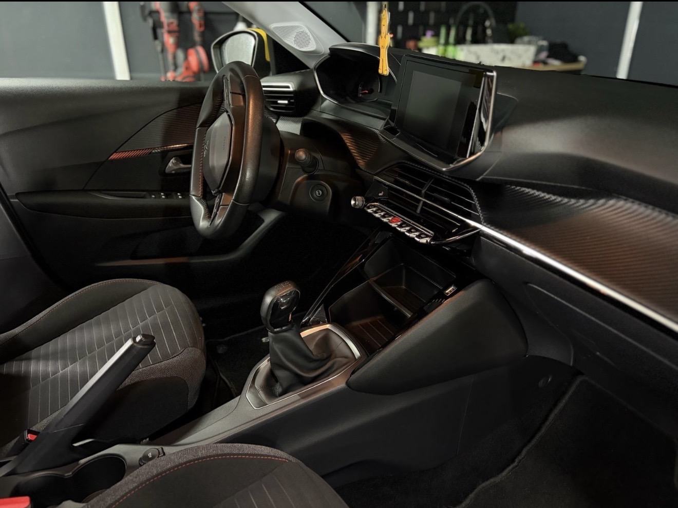Peugeot 208 1,2 PureTech - REGISTRIRAN DO 3/2027.+ljetne i zimske gume, fotografija 6