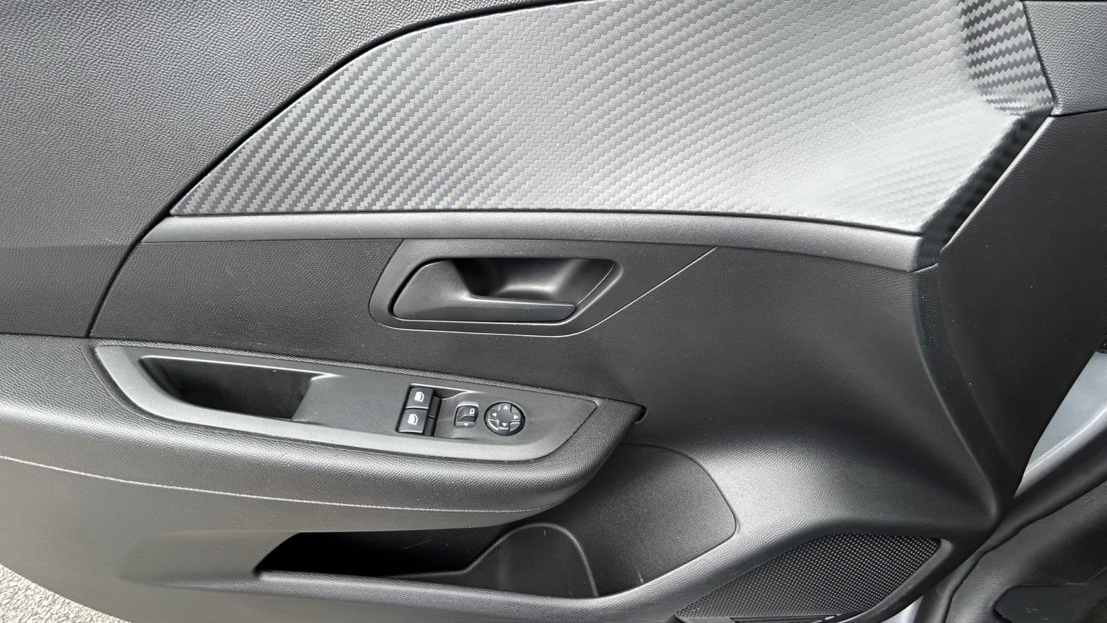 Peugeot 208 1,2 PureTech, fotografija 11