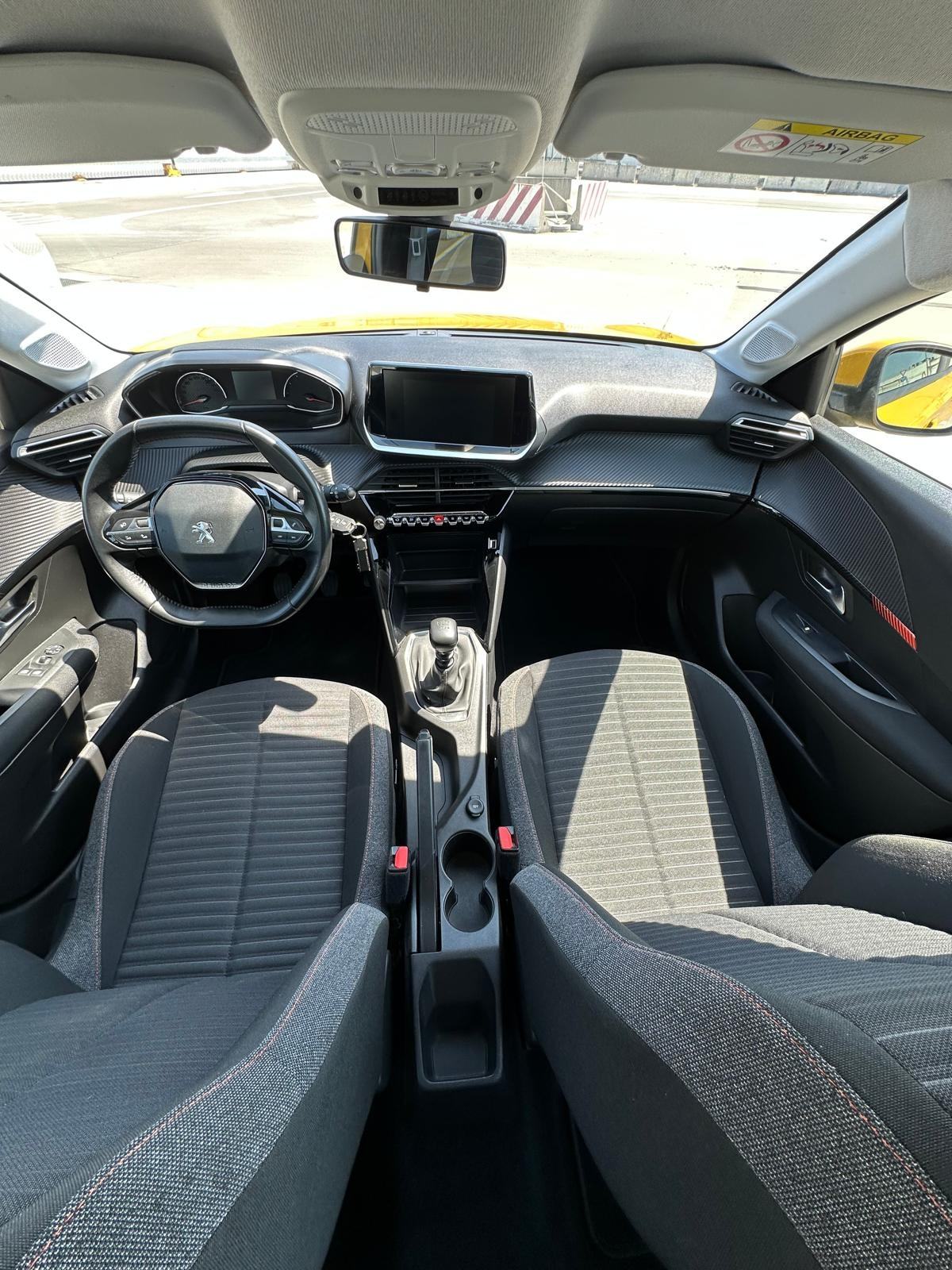 Peugeot 208 1,2 PureTech Active, fotografija 12