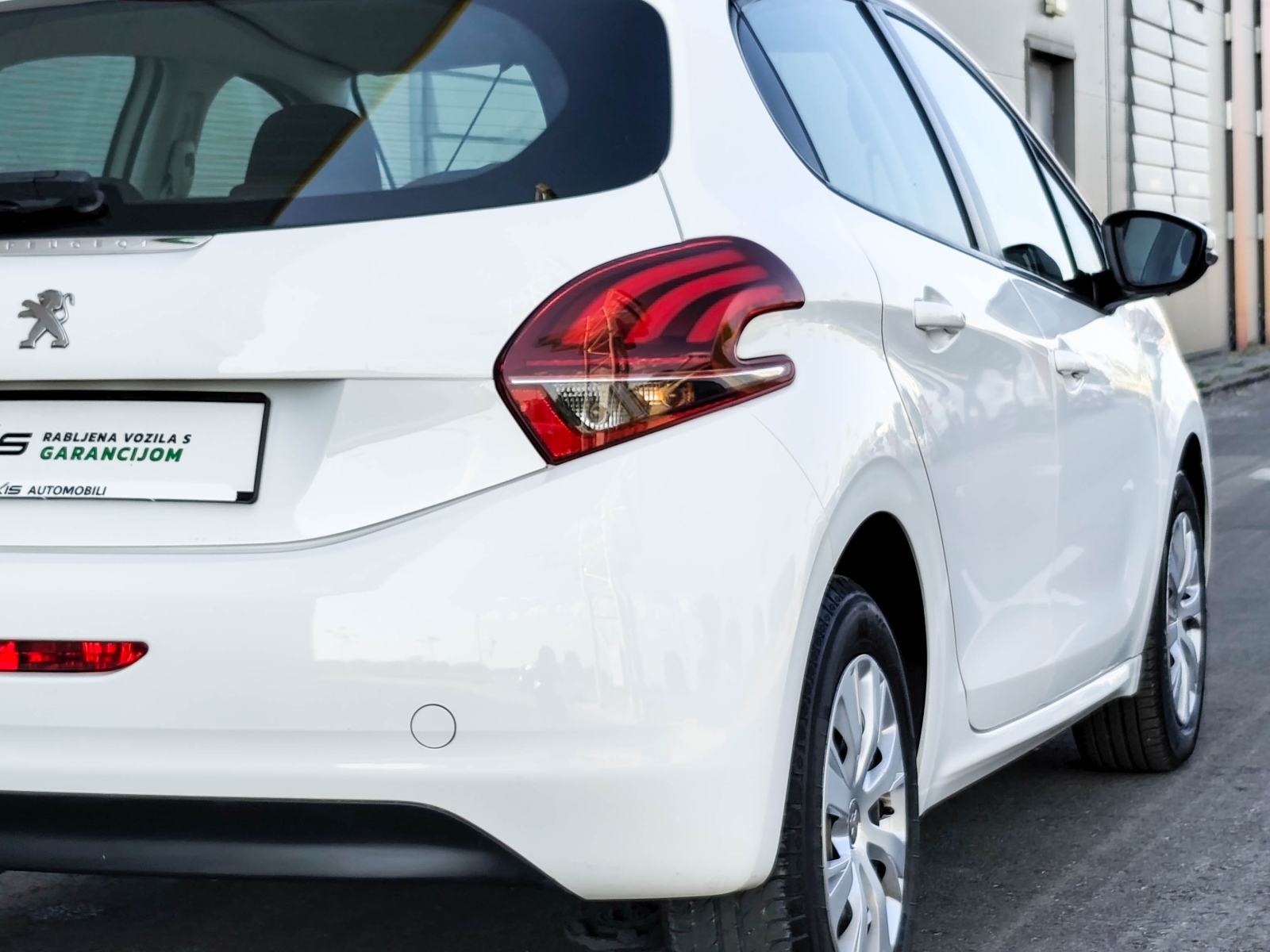 Peugeot 208 1,5 BlueHDi | Navi | Tempomat | Klima | JAMSTVO, fotografija 9