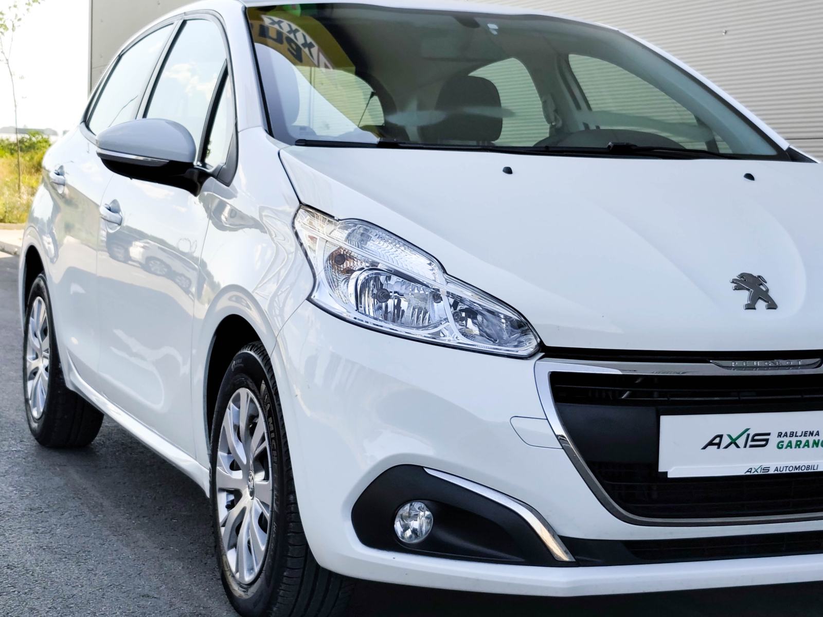 Peugeot 208 1,5 BlueHDi | Navi | Tempomat | Klima | JAMSTVO, fotografija 14