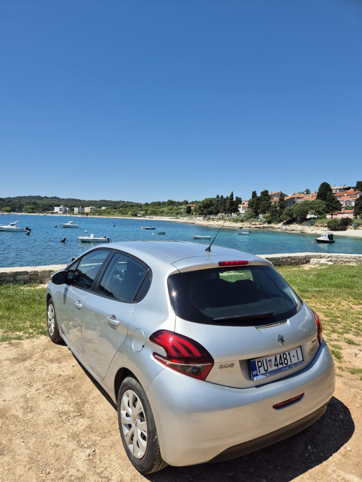 Peugeot 208 1,2 PureTech,samo 70.000 km! Reg. 03/2027, Pula - 6950 €, fotografija 7