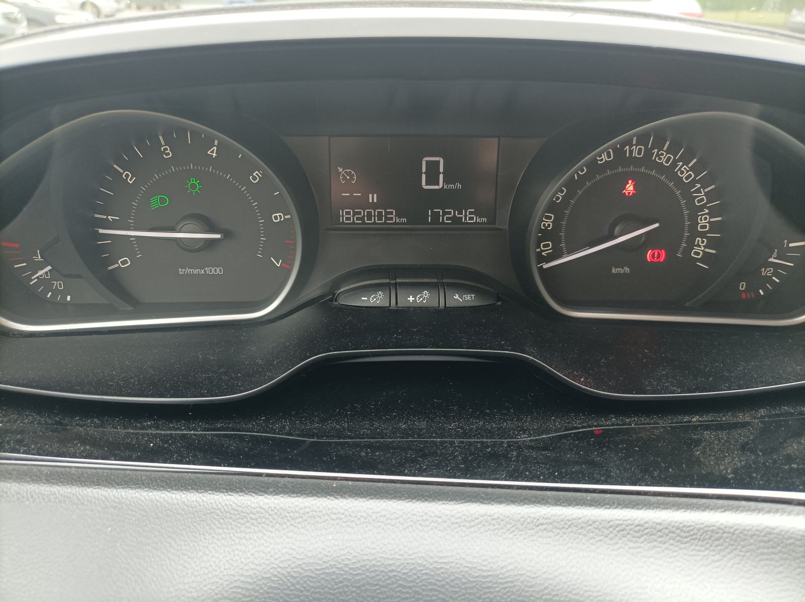 Peugeot 208 1,2 PureTech, fotografija 4